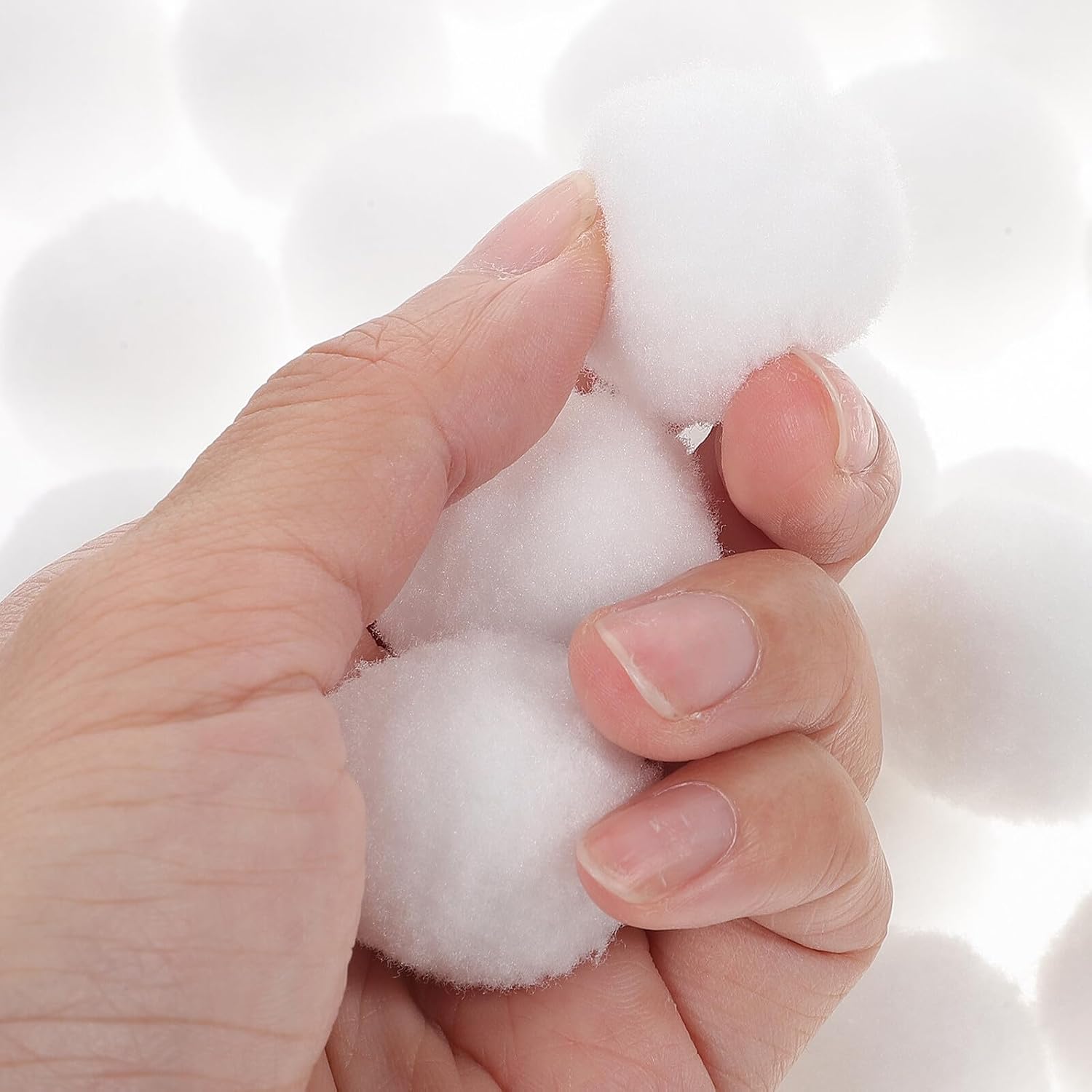 Zerodeko 500pcs White Multipurpose Pom Pom Balls for DIY Crafts Clothing Decorations Lightweight Artificial Pompoms for Arts and Craft Projects
