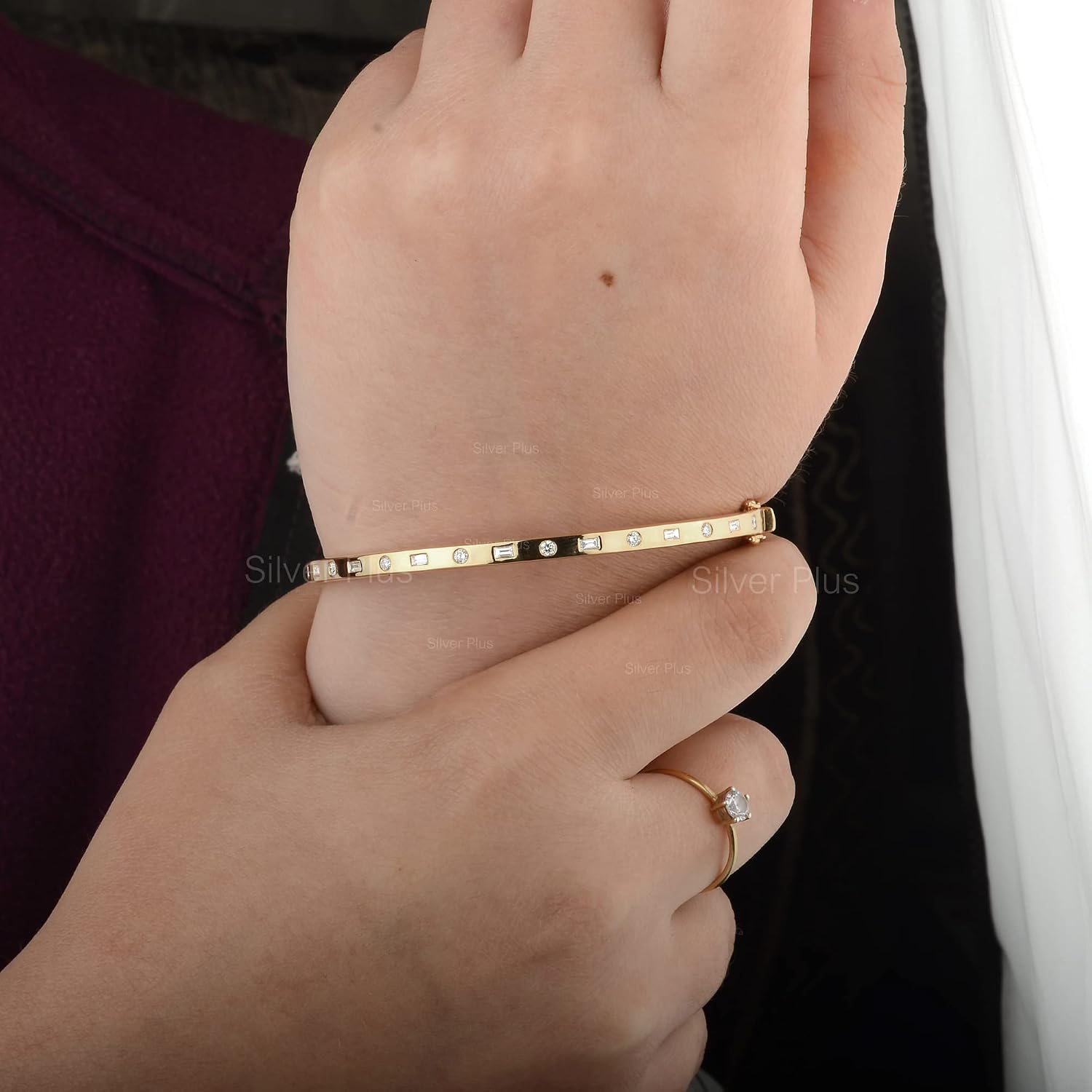 Real Certified Baguette & Round SI Clarity G-H Color Diamond Solid 18K Yellow Gold Bangle Jewelry For Girls/Womens