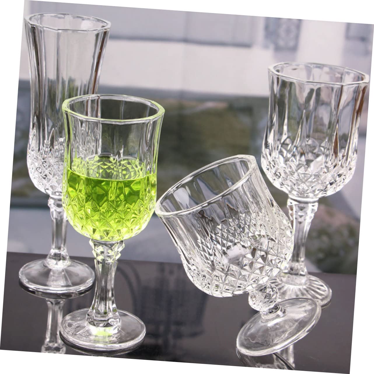 Weingläser 4 Stück aus Glas, Multifunktional, Elegant Geschliffene Kanten | Transparentes Design, Schlichte Optik mit Feinen Linien, für Rot und Weißwein