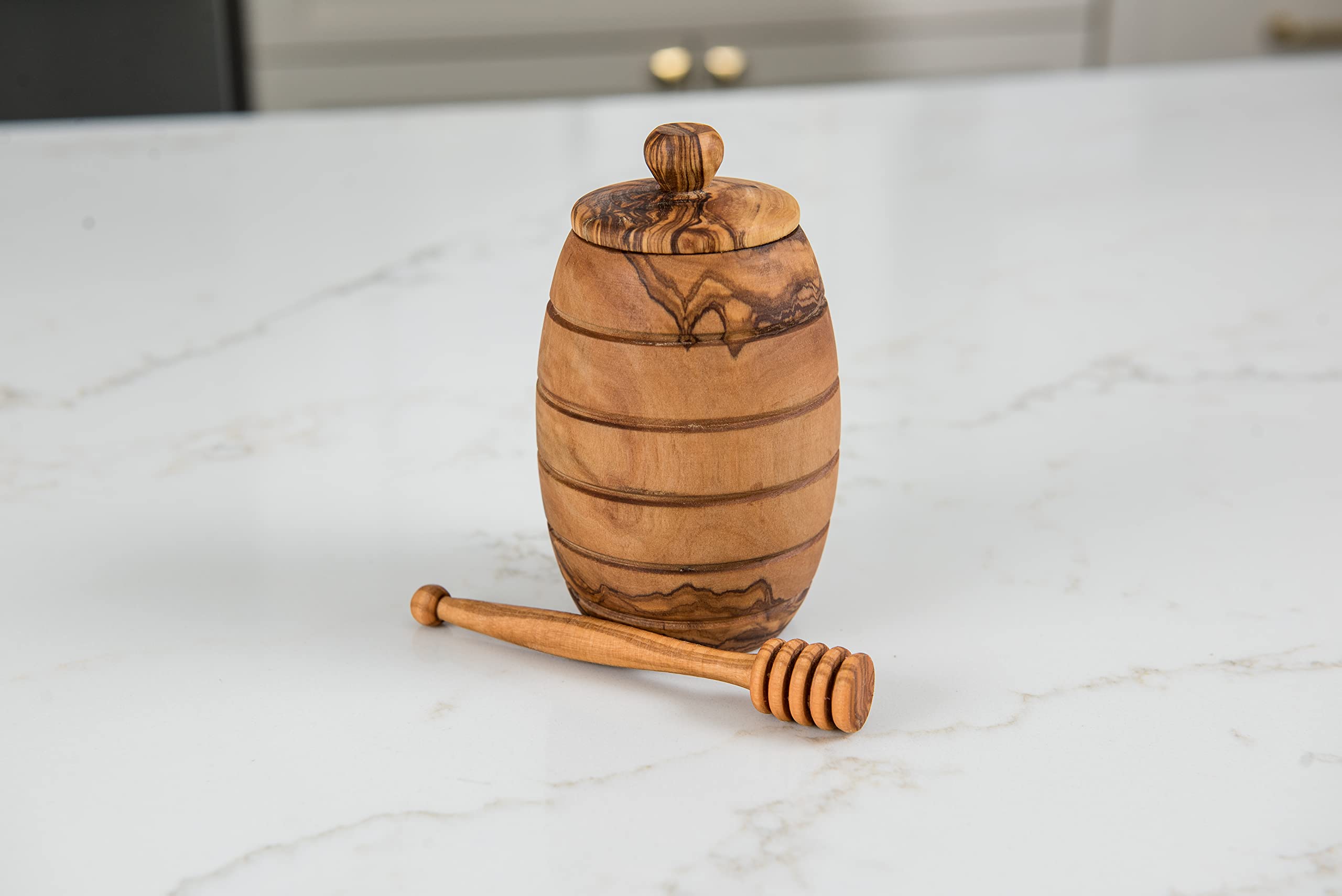 Lipper International Olla de miel de oliva 6050 con tapa, madera