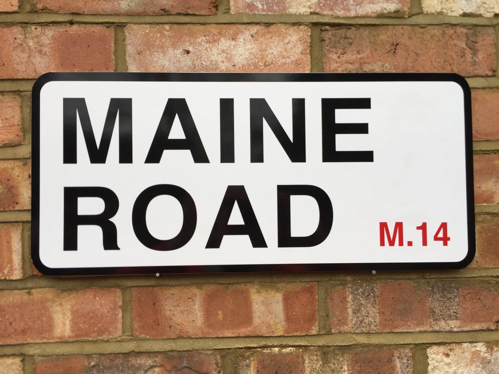 Yelaceccb City Maine Road Street Sign For Man City Fan Fence Decoration Props Plaque 8X12 Inch