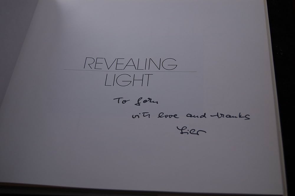 【Revealing Light 】Lilo Raymond　新品未読品・美本 Revealing Lights - Lilo Raymond
