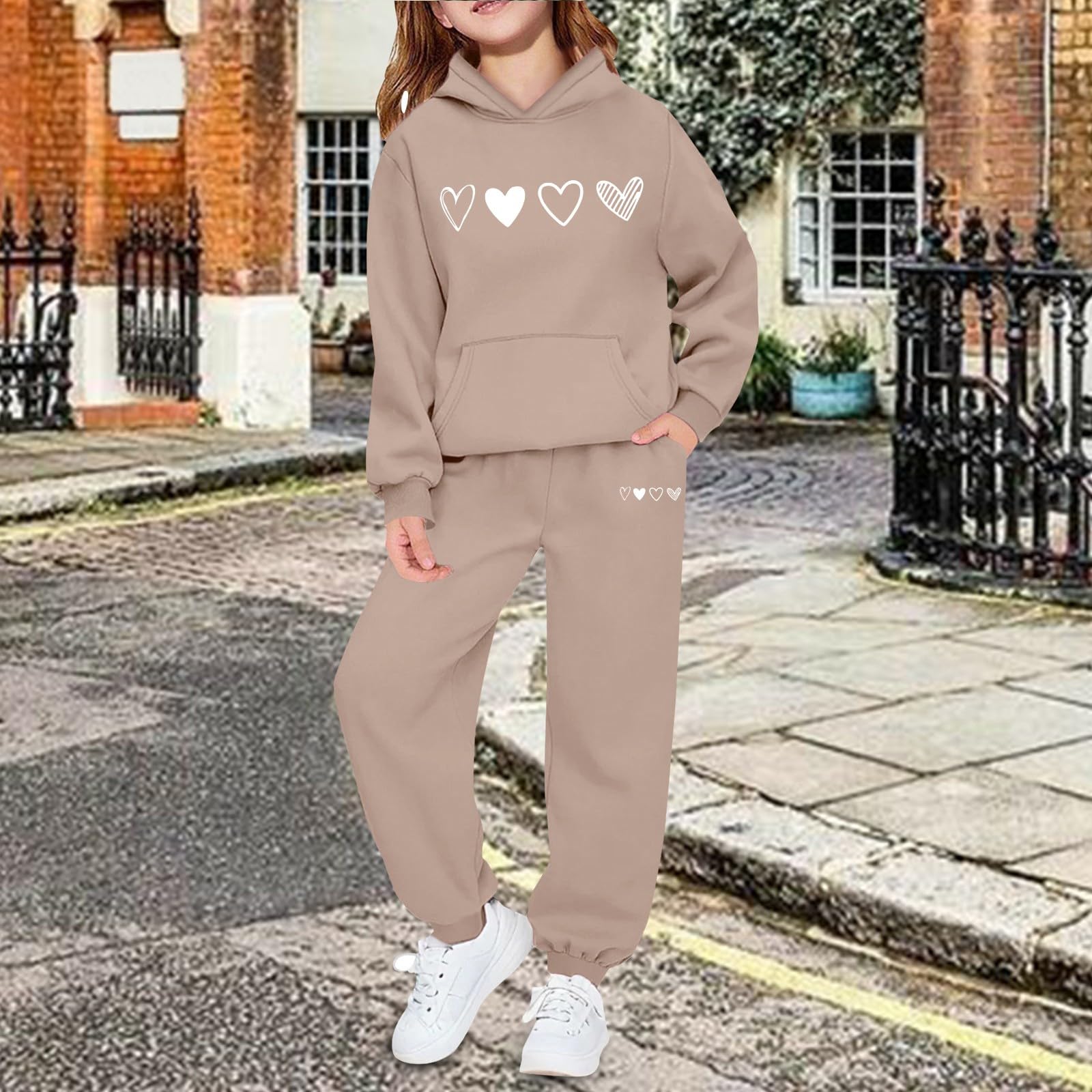 Conjunto deportivo con capucha para niñas, bonito diseño de corazón, caqui, 9-10 años