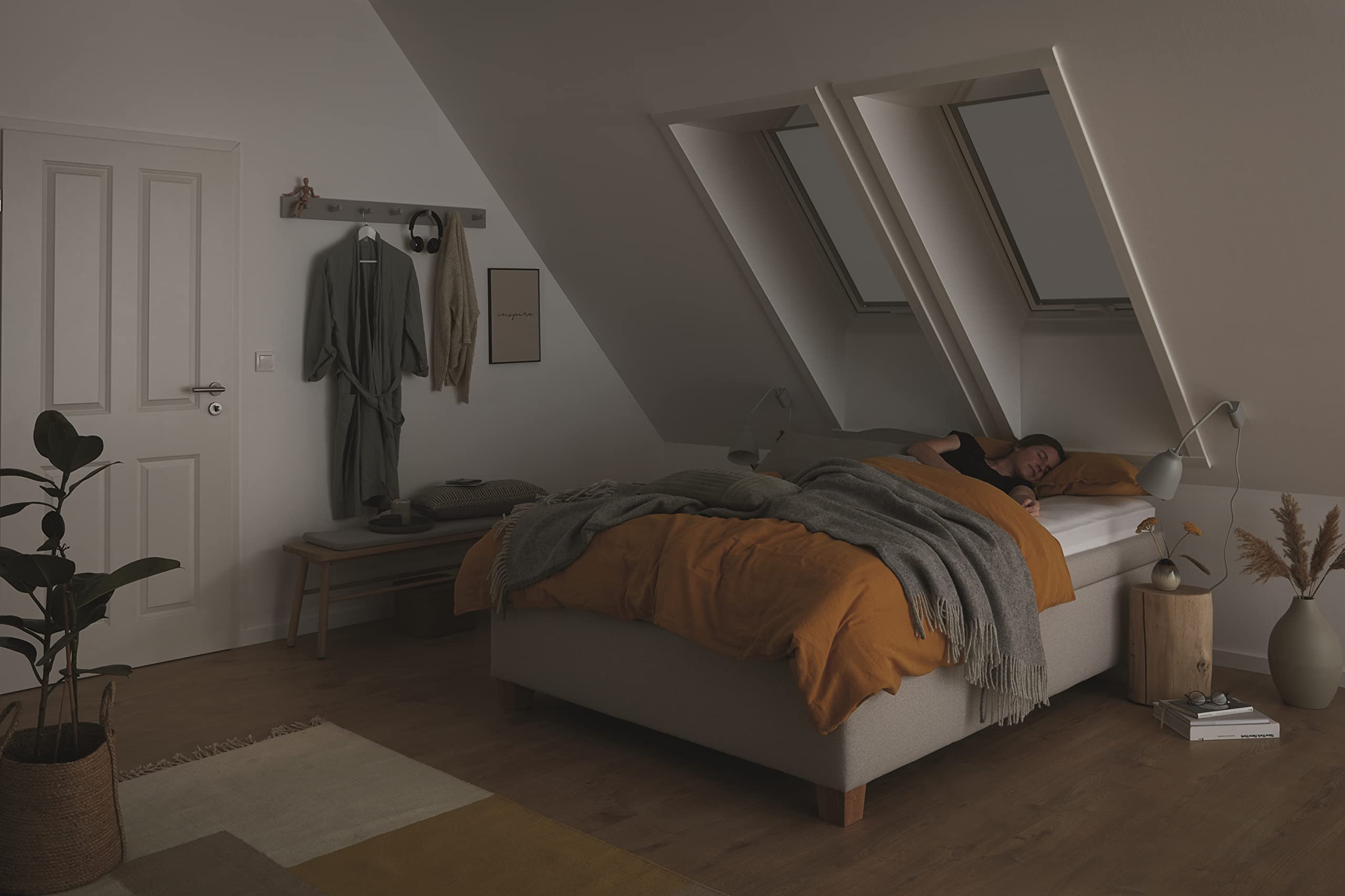 Original Roto Verdunkelungsrollo ZRV - Nahezu vollständige Verdunkelung - Führungsschiene Silber - Dachfenster Baureihe Designo R6/R8, i8 und Classic 64/84 - Größe 114/118 | 11/11 - Stofffarbe Weiß