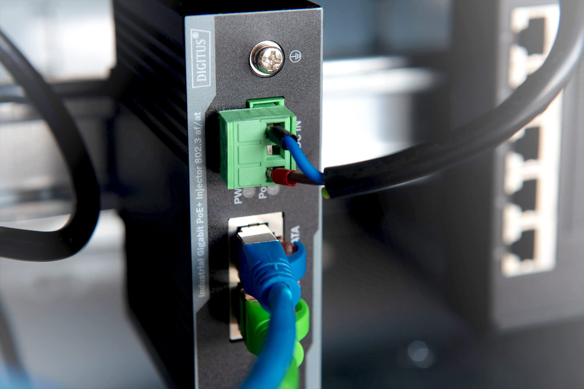 DIGITUS Injecteur PoE+ - IEEE802.3at - Gigabit Ethernet - Rail DIN - Bornier DC - Mode PoE A & Mode B