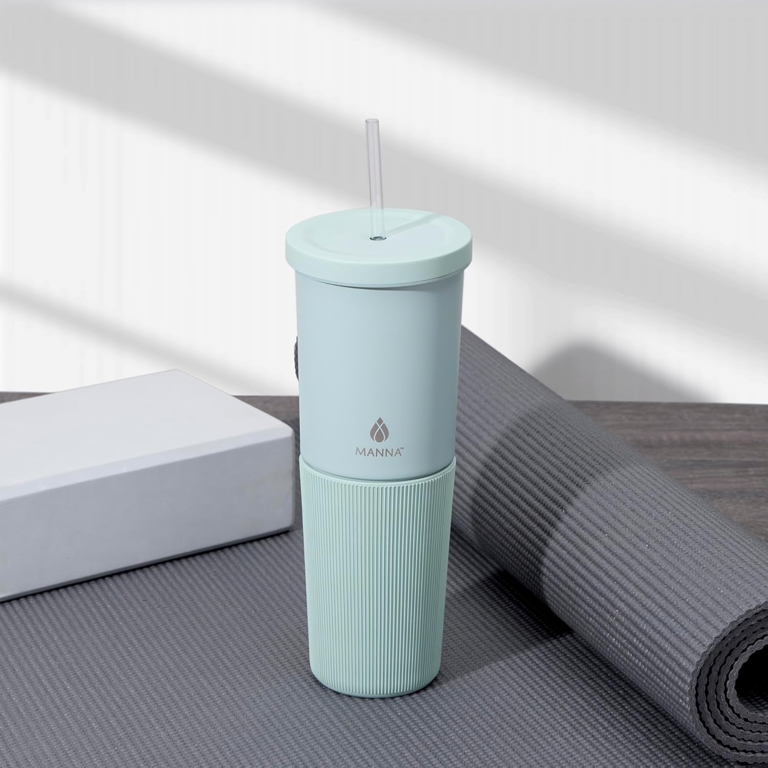 Manna Tribeca Double-wall Vacuum Insulated Stainless Steel Tumbler with Splash-proof Lid, Reusable Tritan Straw, and Silicone Sleeve - 32 Oz - Sterling Powder Coat - Image 3