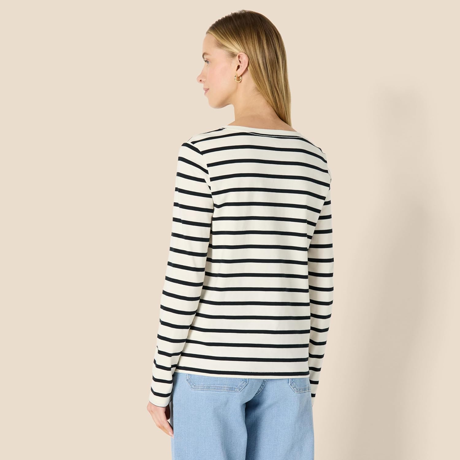 Amazon Essentials Women's 100% Cotton Regular-Fit Long-Sleeve V-Neck T-Shirt - Image 2