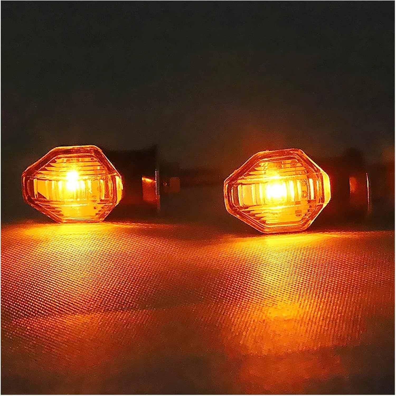 Mini uniwersalne wskaźniki Dla Honda BeAT Kierunkowskazy motocyklowe 8 mm 12 V Uniwersalne miniaturowe kierunkowskazy motocyklowe LED z bursztynowym migaczem i strzałką