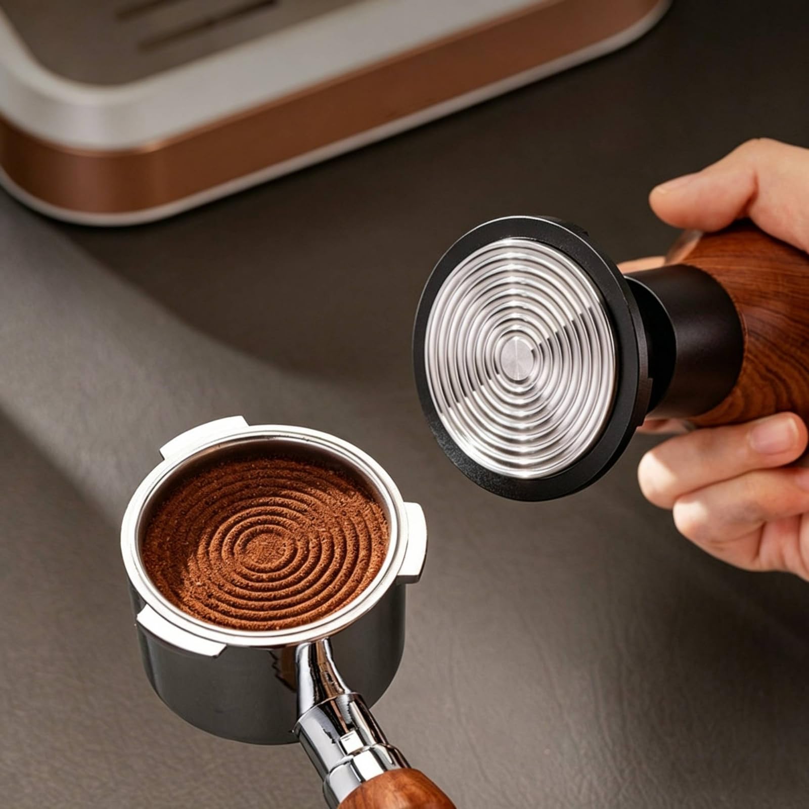 Gralara Tamper Resorte Base Plana Accesorio Experto en Café Presión Constante Herramienta Cafetera, 53mm
