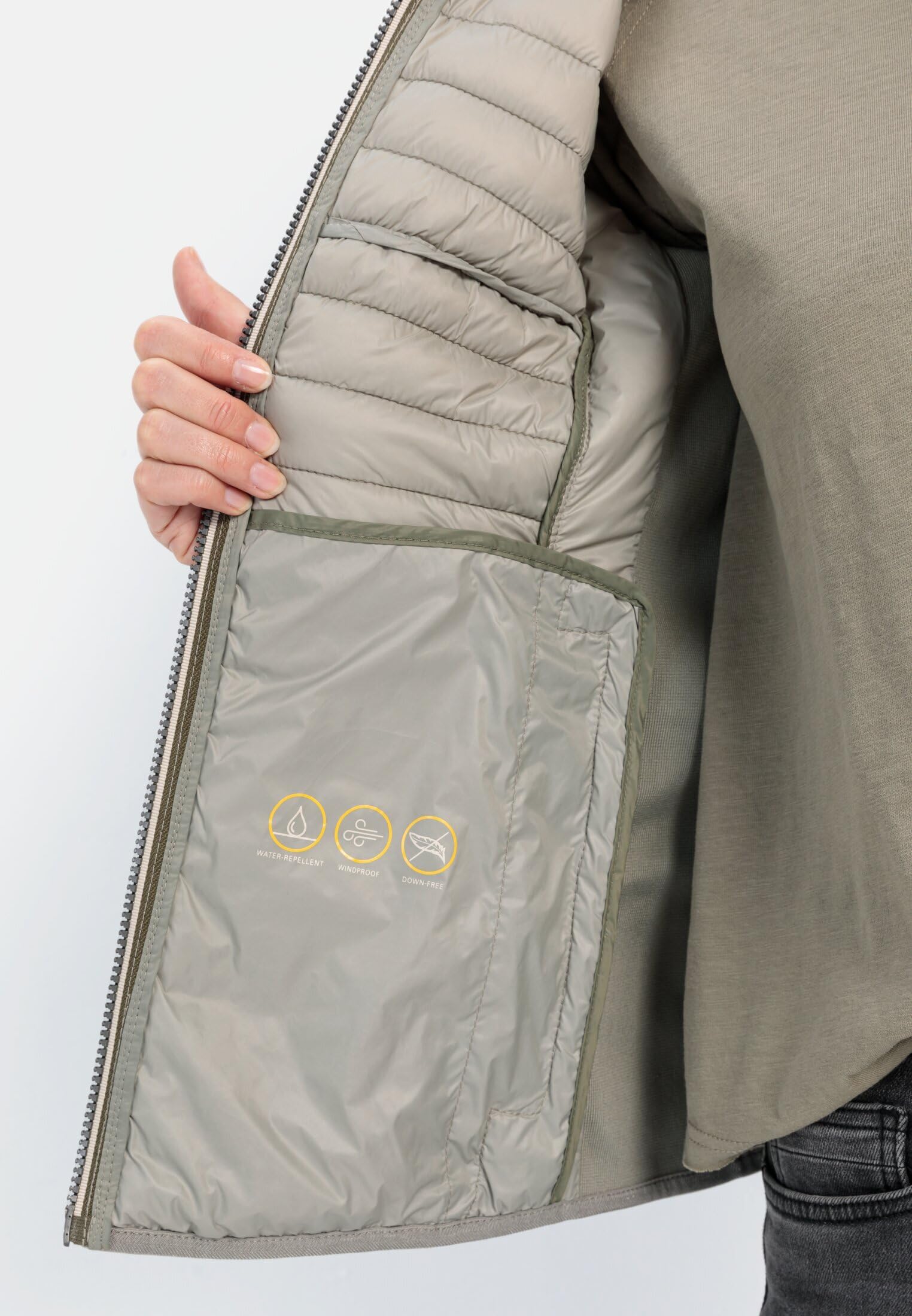 camel active Damen Leichte Steppjacke mit Kapuze | Winddichte und wasserabweisende Übergangsjacke mit 2-Wege-Reißverschluss und abnehmbarer Kapuze