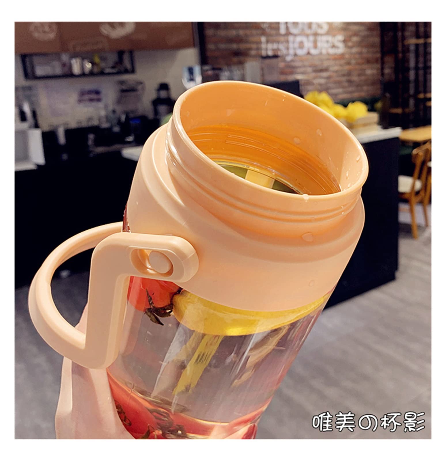 MRKU Bouteilles d'eau Portables en Plastique de Grande capacité de 2 000 ML (2 L) pour Filles, sans BPA, pour Le Sport en Plein air, Le Camping, la Salle de Sport