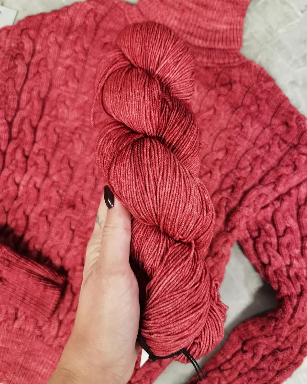 Estako Wool Story Hand Painted 100% Superwash Merino Wool. Super Fino (1) / 3.52 Oz - 100 gr / 382 Yard - 350 mt (7806 - Chestnut)