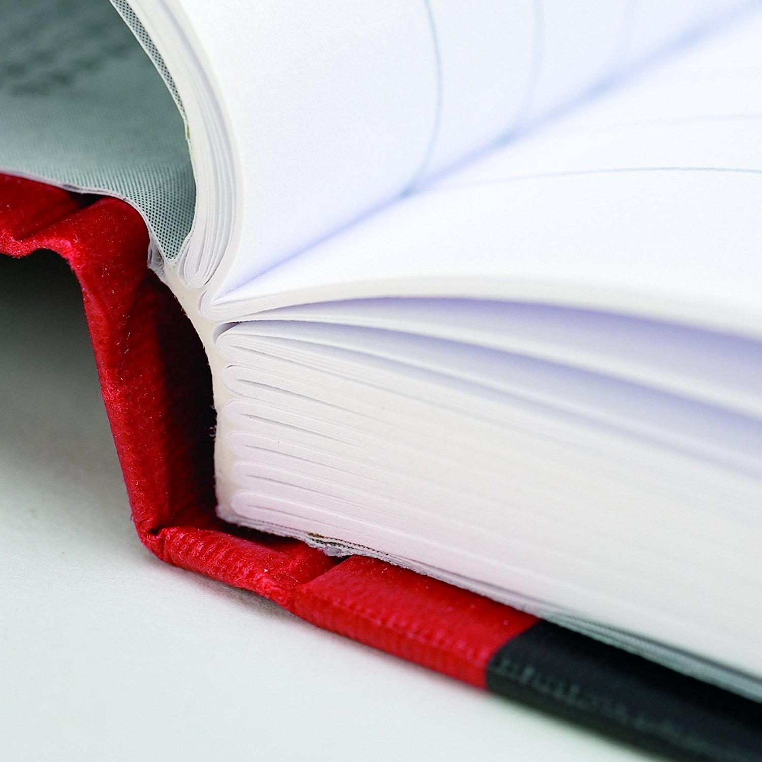 Oxford Confezione da 5 quaderni broché Black N 'Red A4 192 pagine piccoli quadretti 5 x 5 nero