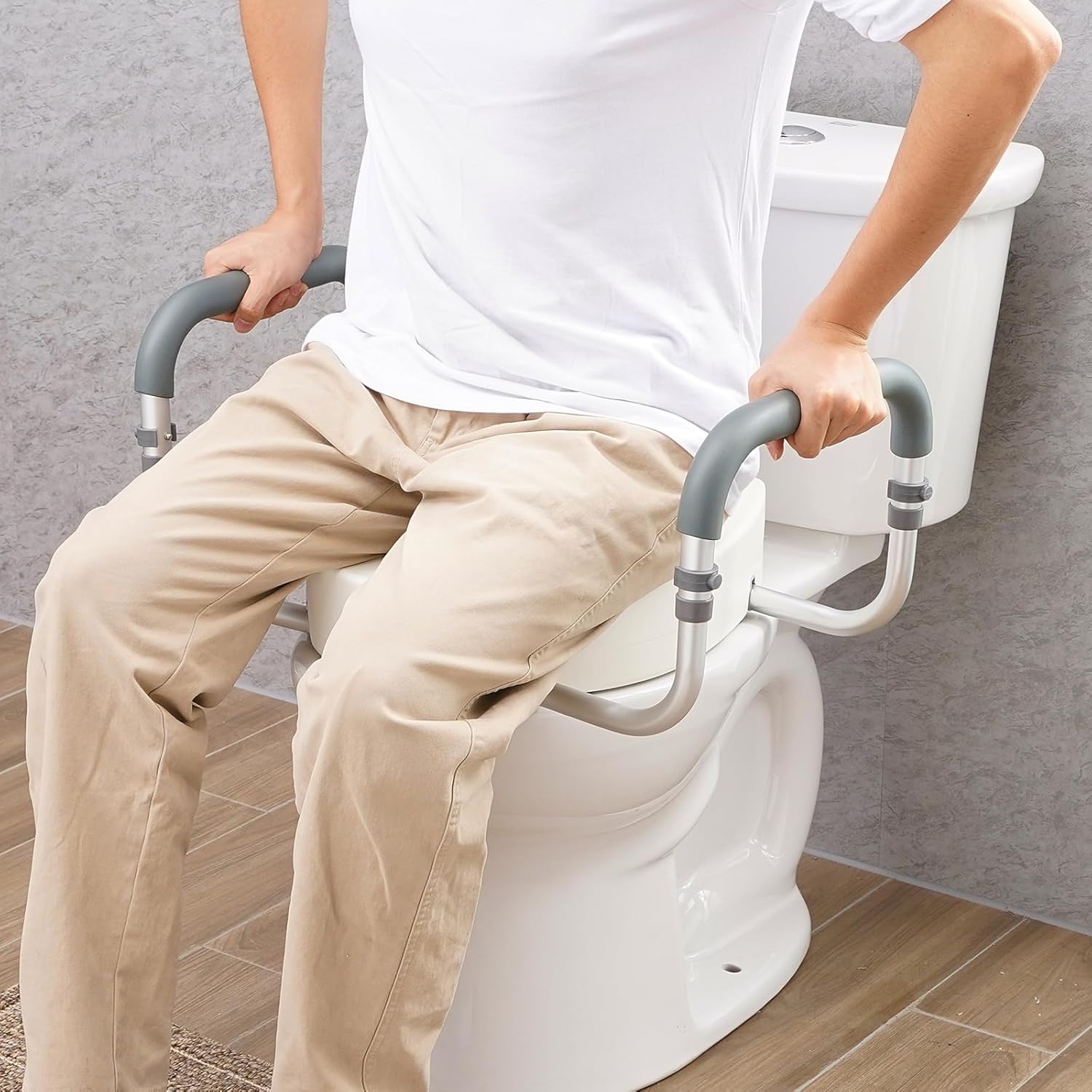 VEVOR Raised Toilet Seat, 3.5" Height Raised, 300 lbs Weight Capacity, for Standard Round Toilet, Aluminum Handrail, with EVA Armrest Padding, for Elderly, Handicap, Patient, Pregnant, Medical