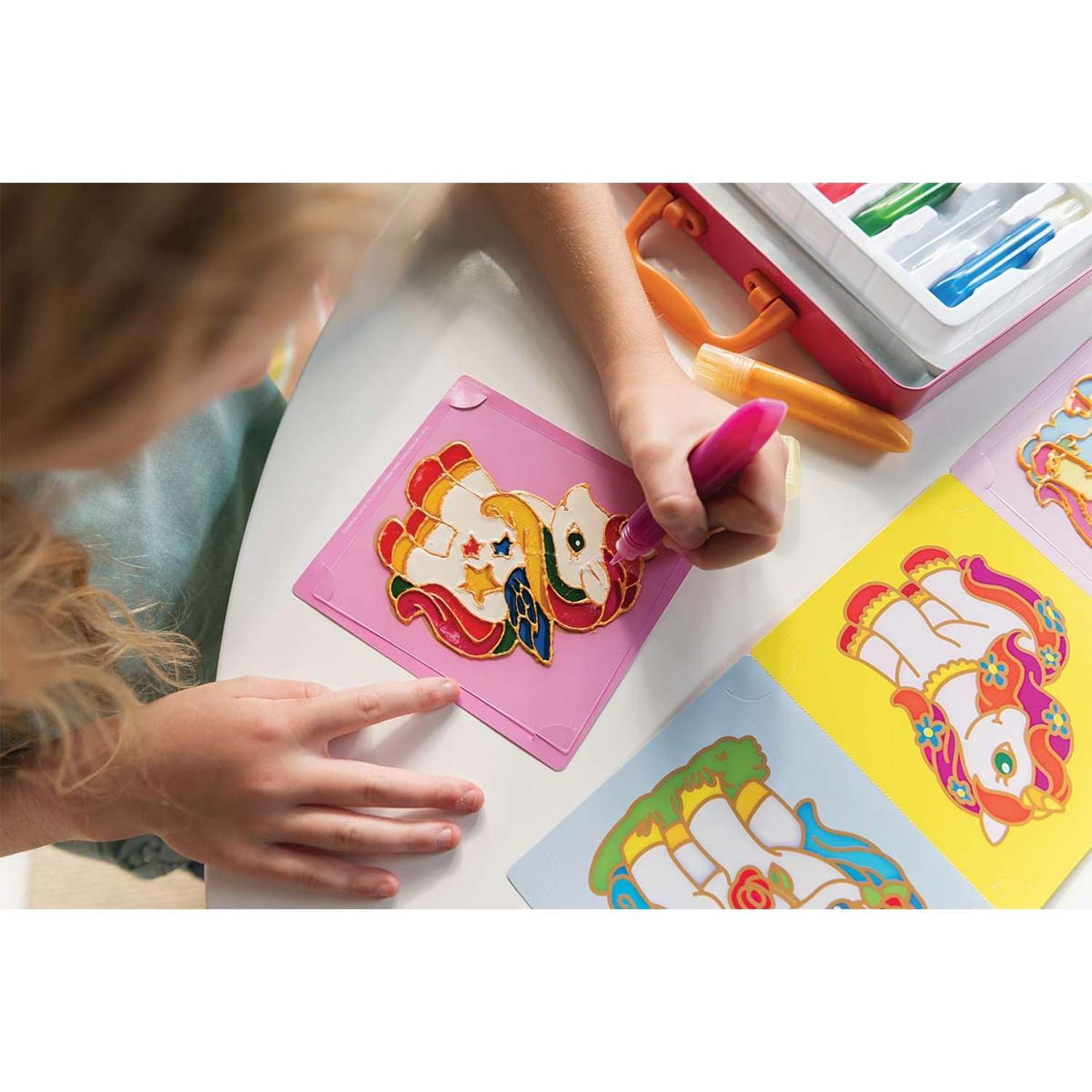 4M Set per Creare Adesivi per Vetri a Tema Unicorno, Kit Creativo per Bambini, Dipingi e Decora le Finestre con Magici Unicorni