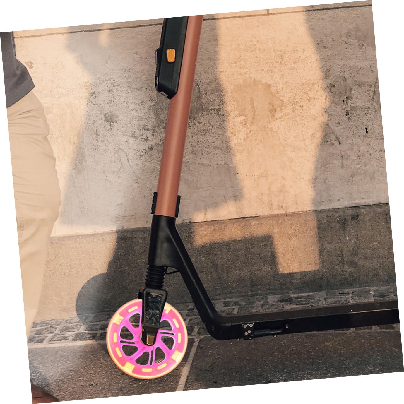 TOYANDONA Accessoires de Roues Flash Clignotant roulement Roues Scooters élastique Roues de Scooter menées Roue de Scooter PU Remplacement Roue Trottinette Unité Centrale Bleu