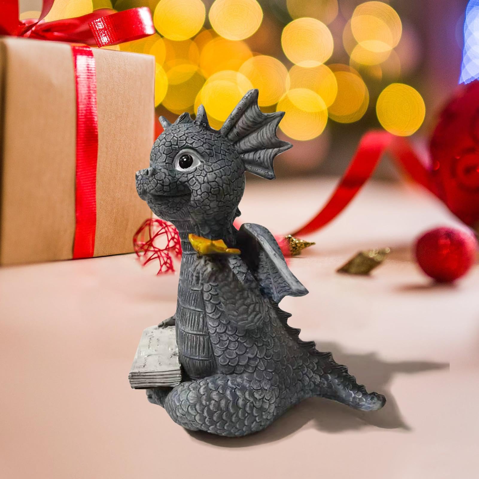 La Statua Di Un Drago Sulla Grande Muraglia Cinese è Una Statua Bianca Di Un Drago 98346866