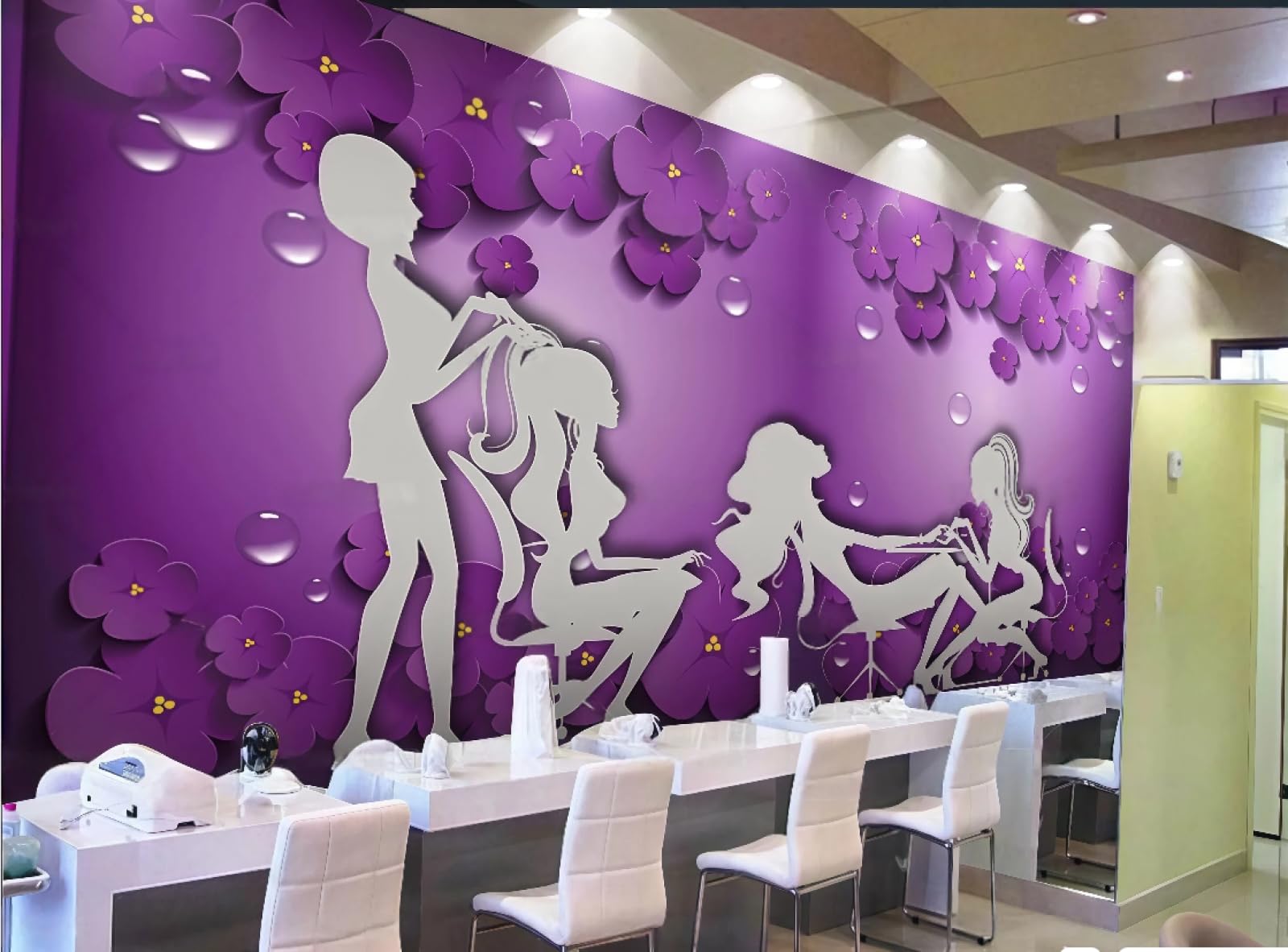 Papier peint mural effet peint main floral pour salon élégant