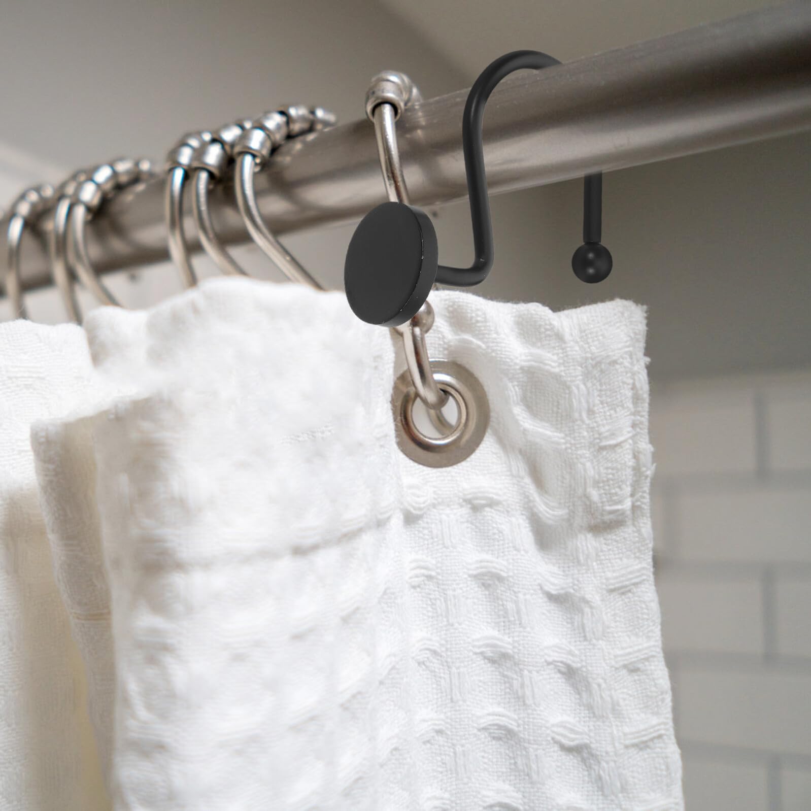 OUNONA 24pièces Crochets et Anneaux Décoratifs Métal pour Rideau de Douche Forme pour Vêtements et Serviettes de Bain Lot de Noir