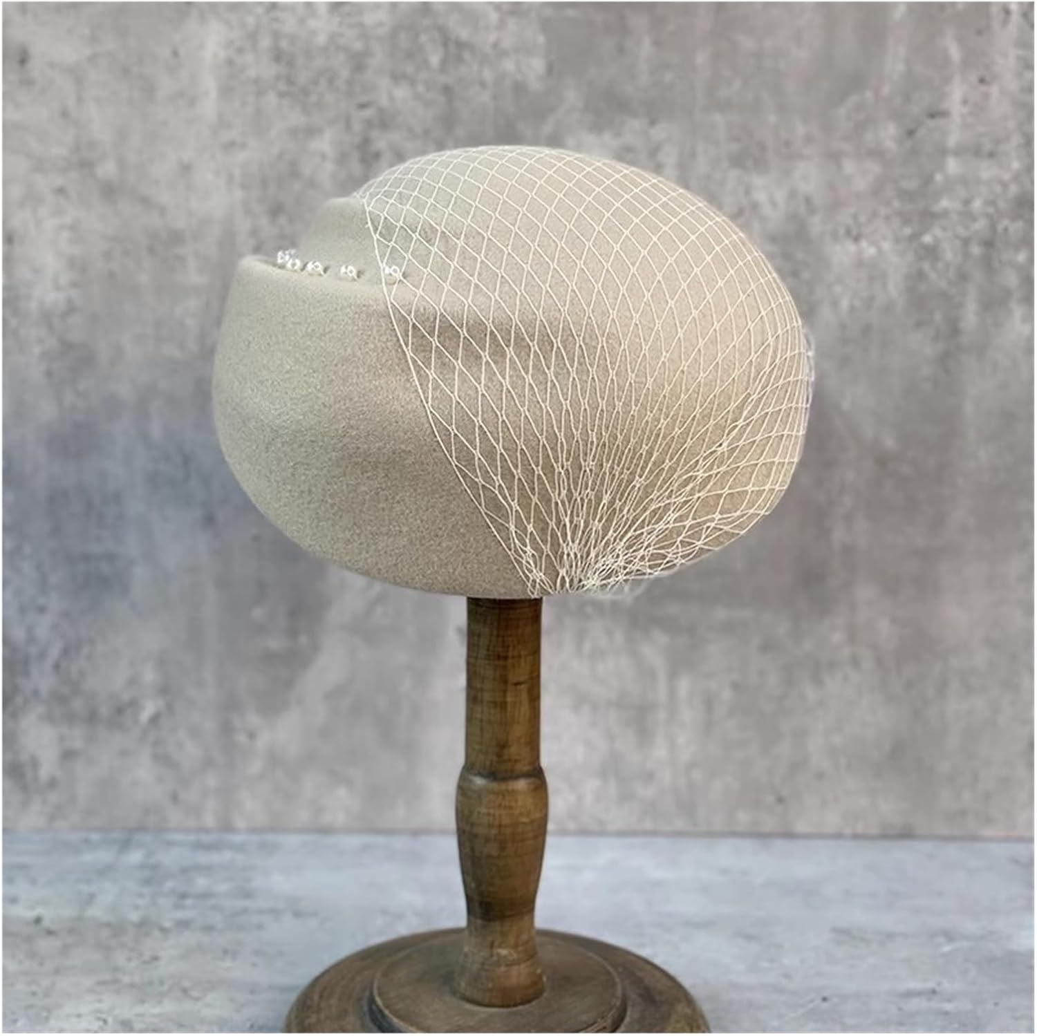 Beret Women's Autumn/Winter Pleated Mesh Pearl Painter's Hat Girl Stewardess Hat