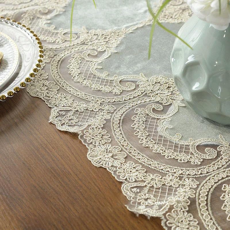 Chemin de table Runne en mousseline de soie - Chemin de table en dentelle pelucheuse - Nappe pour meuble TV - Tissu brodé - Drapeau de table basse - Décoration de mariage - Blanc