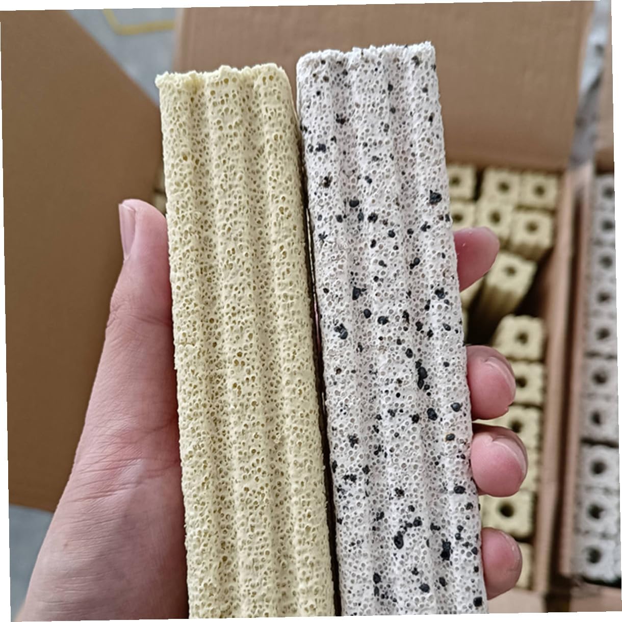 LALAFINA Medios Filtrantes para Peceras 10 Piezas Estructura Porosa y Material Mineral Cortable para Filtro de Limpieza de Agua en Acuarios y Estanques