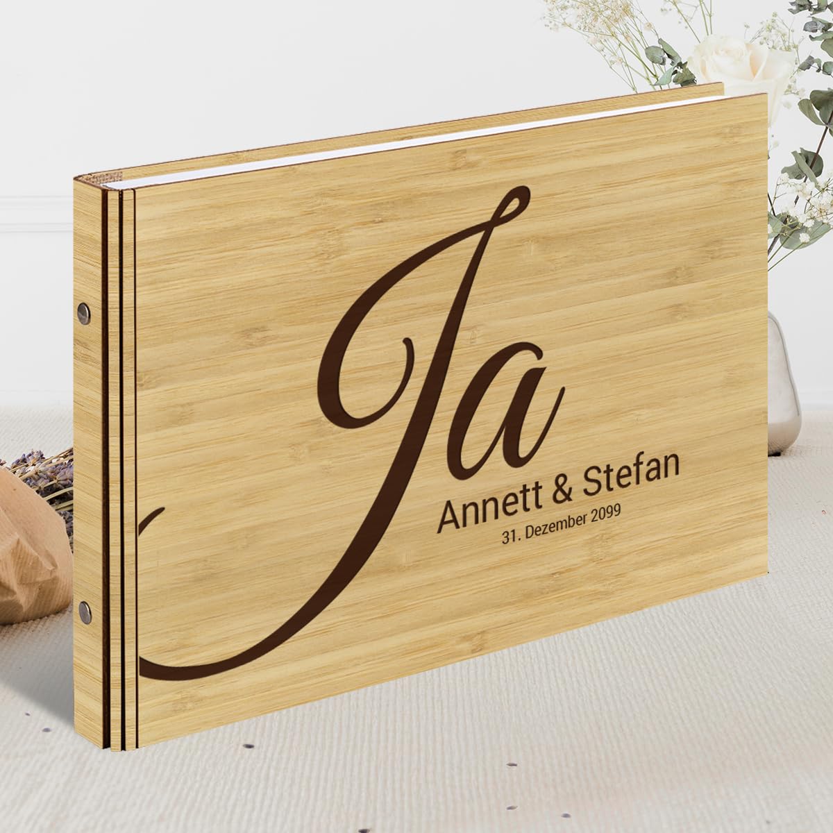 Personalisiertes Hochzeit Gästebuch echtes Holz DIN A4 Hochzeitsbuch mit Lasergravur - Ja - mit 72 Blatt / 144 Seiten Naturpapier Weiß