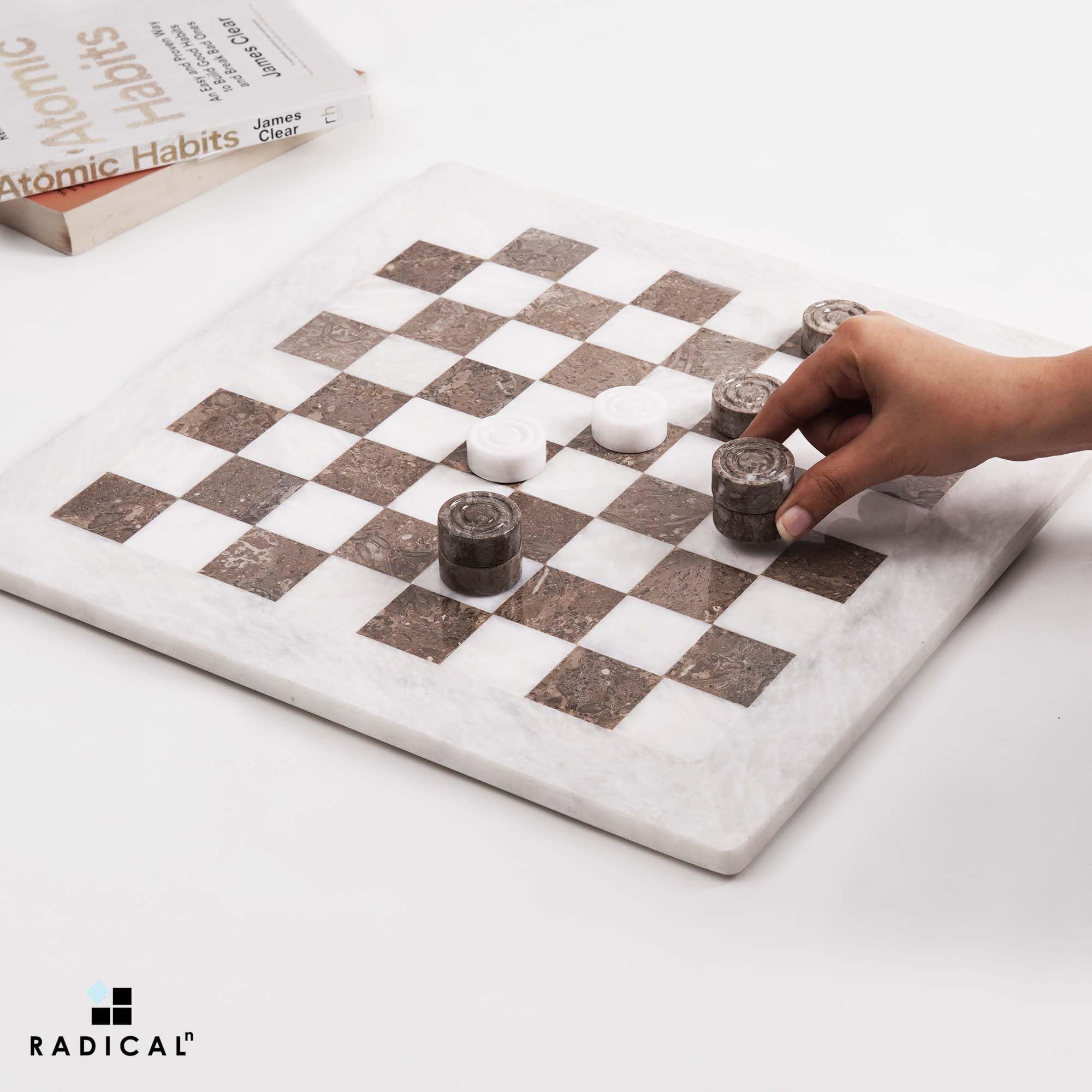 Radicaln Set da dama in marmo bianco e oceanico da 38,1 cm, fatto a mano, gioco da tavolo per adulti, ideale per dama