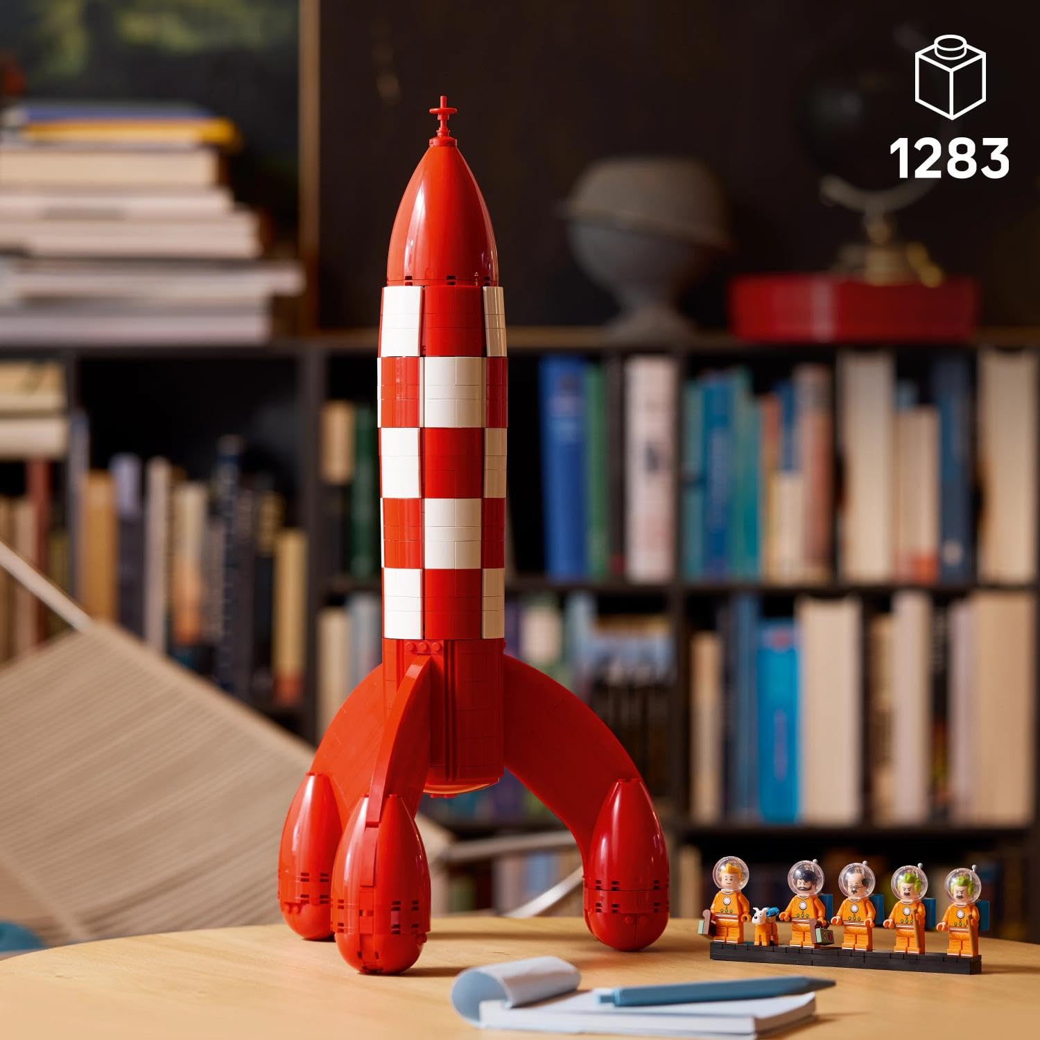 LEGO Ideas La Fusée de Tintin - Maquette de Navette Spatiale pour Adulte - Décoration de Bureau DIY avec 5 Minifigurines & Figurine de Milou Le Chien - Idée Cadeau pour Fans de Bande Dessinée 21367