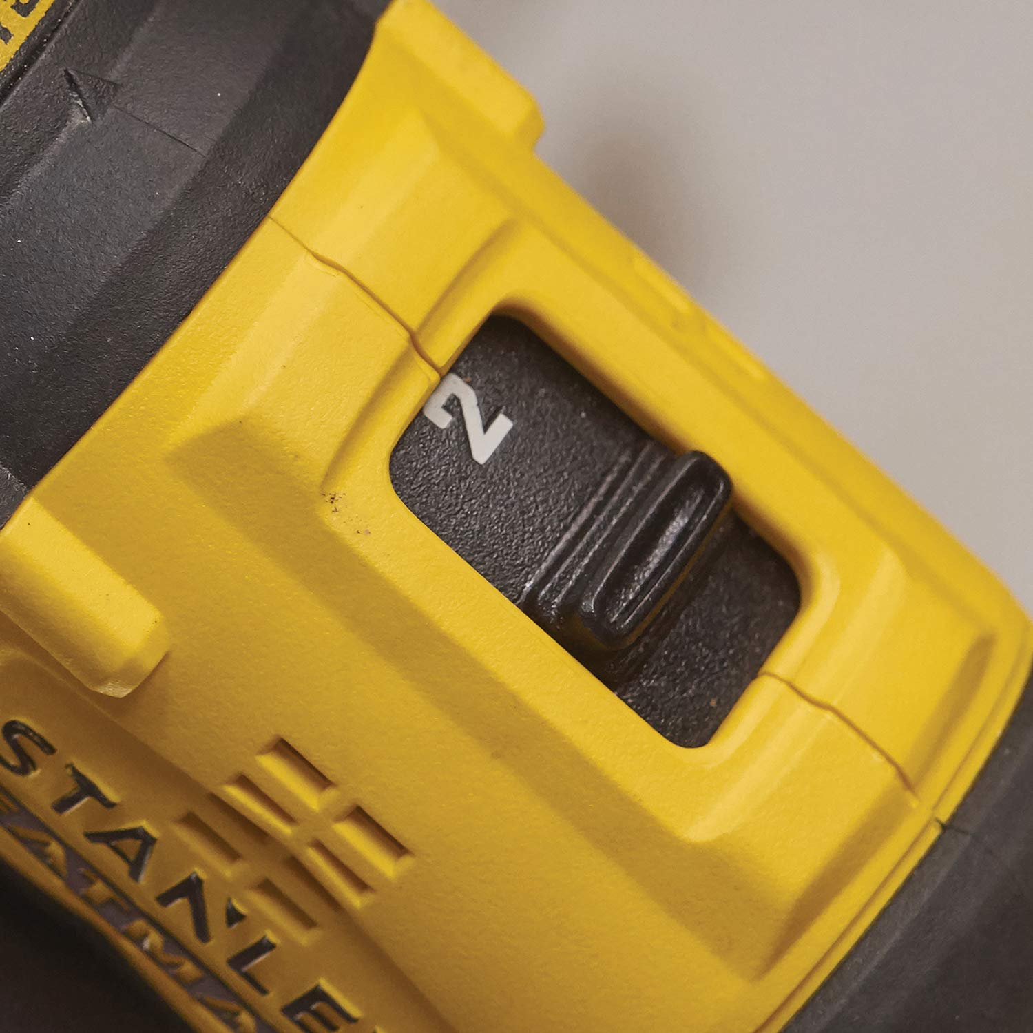 STANLEY FATMAX SFMCD710D2K-QW - TALADRO ATORNILLADOR V20 LI-ION 18V BRUSHLESS CON 2 BATERÍAS 2Ah, CARGADOR Y MALETÍN