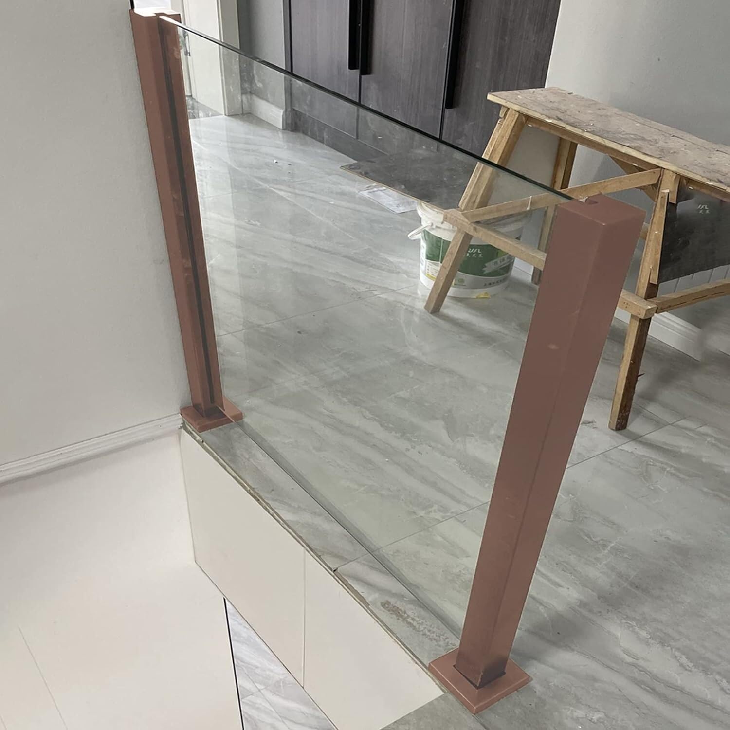 Columna de barandilla de plataforma de 85cm con ranura cuadrada para poste de cristal