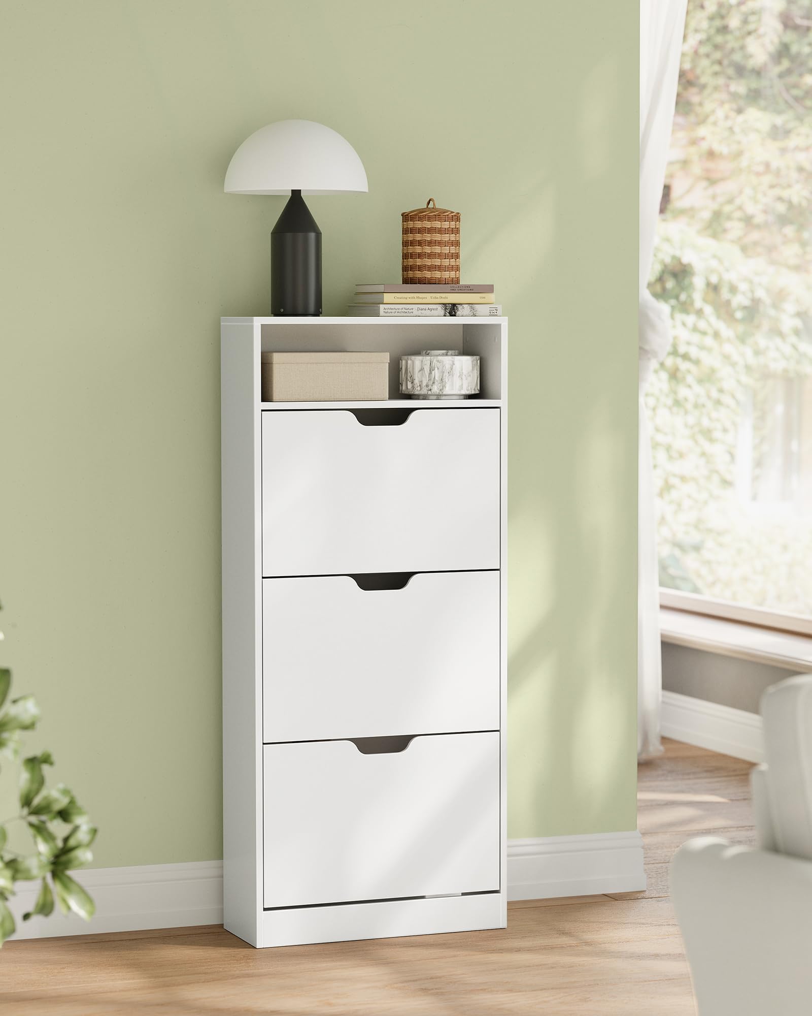 VASAGLE Custos Collection - Meuble à Chaussures 2 Portes, Étagère à Chaussures, Compartiment Ouvert, Séparateur Réglable, 10 à 12 Paires, pour Entrée, Blanc Nuage, LBC046W01
