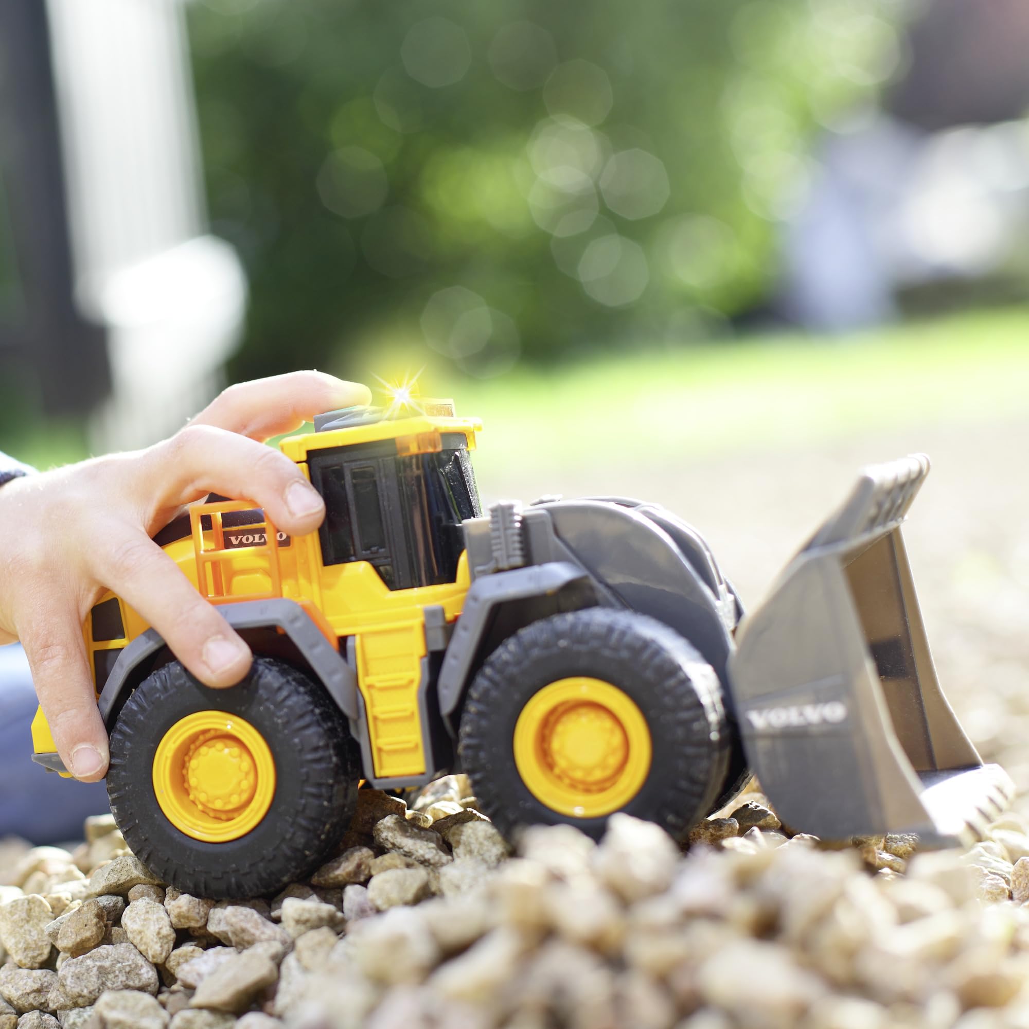 Dickie Toys 203723006 Volvo Ładowarka kołowa 23 cm z ogromną łopatą, światła i efekty dźwiękowe, zabawka na plac budowy dla chłopców i dziewcząt w wieku od 3 lat