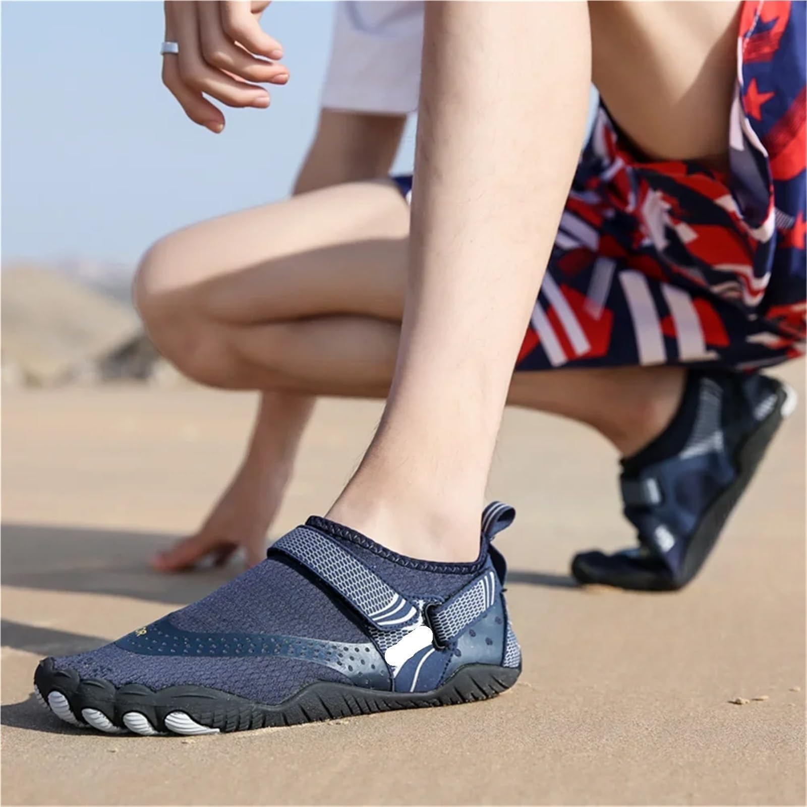 Uomo Donna Scarpe da Acqua Scarpe da Cinque Dita Antiscivolo ad Asciugatura Rapida Scarpe da Acqua for Bambini all'aperto Nuoto a Piedi Nudi Scarpe da Ginnastica Leggere per Sport(Black,38)