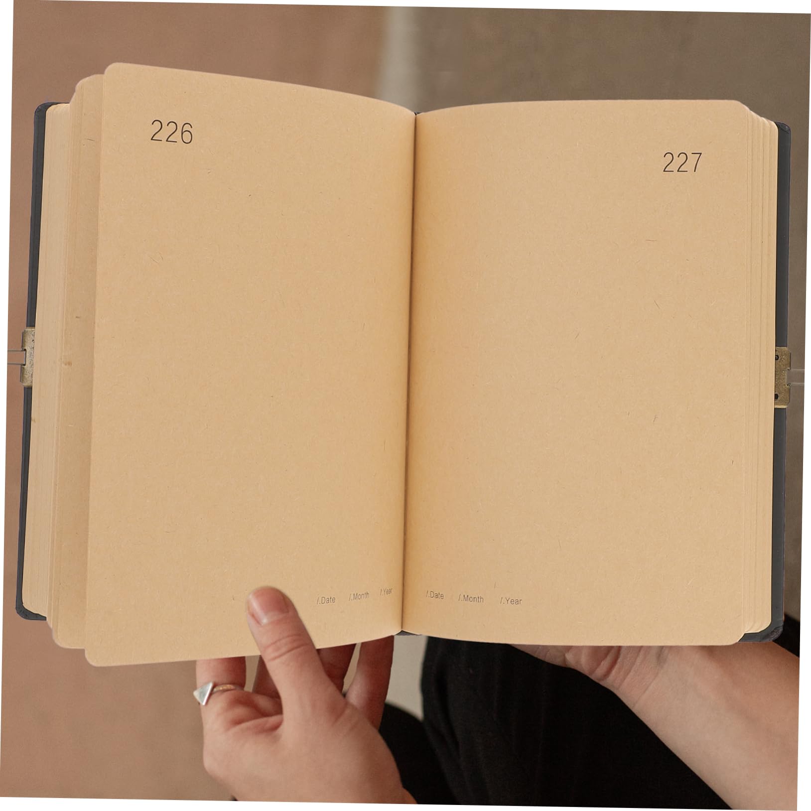 Diario Personale 365 Giorni con Chiusura a Lucchetto, Portatile in Carta per Scuola e Casa, Taccuino per Studenti e Insegnanti Stili multipli