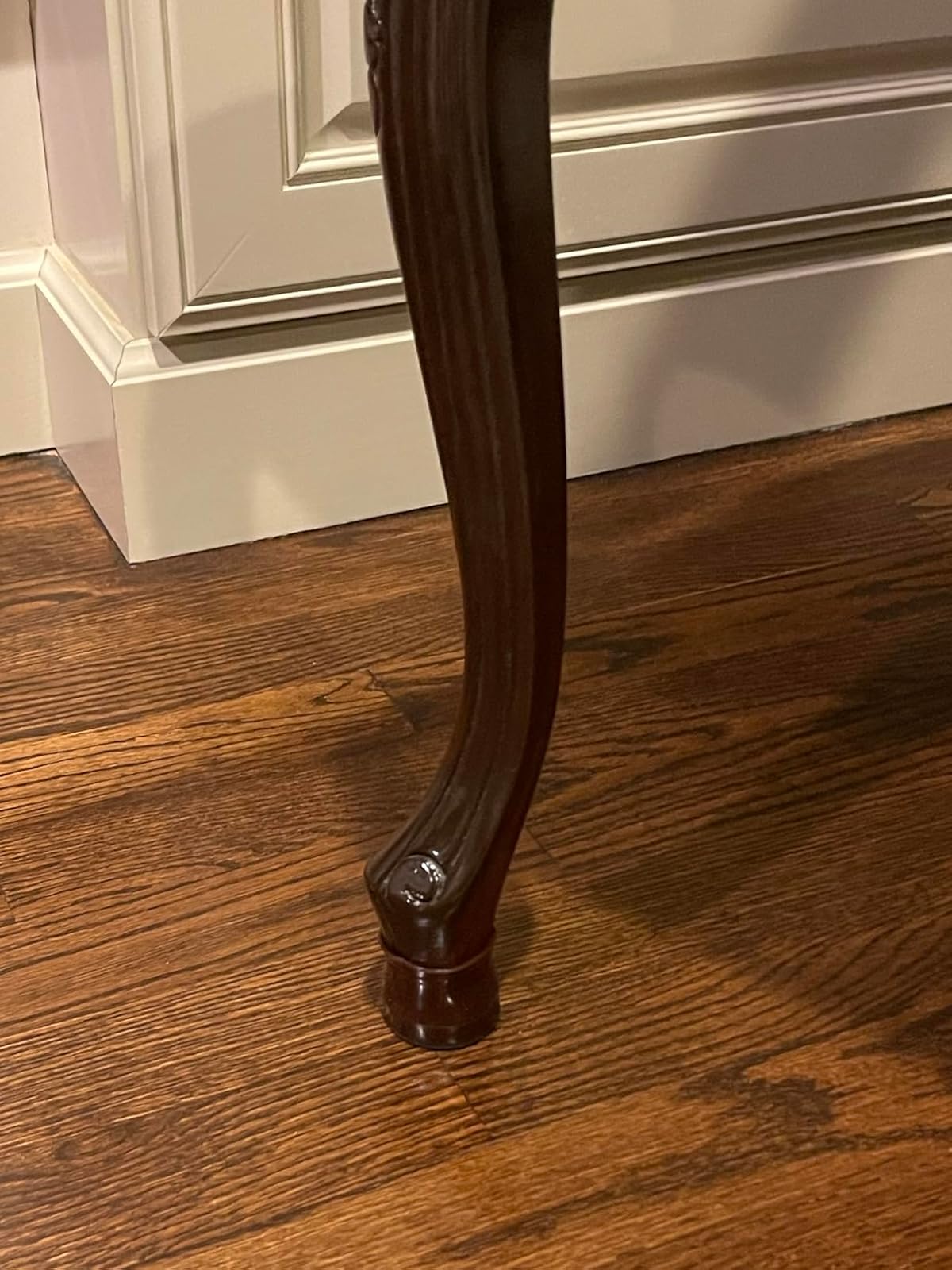 Lg Brown fit nicely around the feet of my queen anne chair legs.