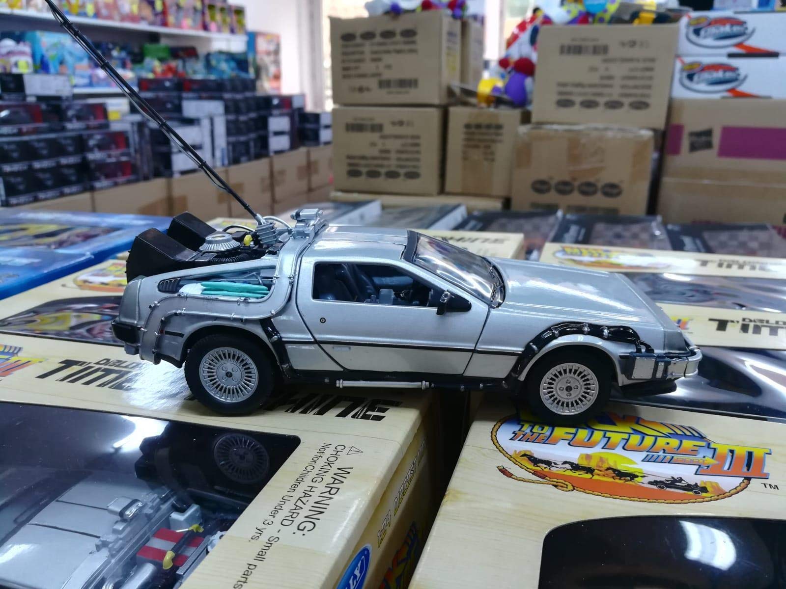 Welly Back to The Future Part 2 Delorean Time Machine 1:24 Scale Diecast Model Car by