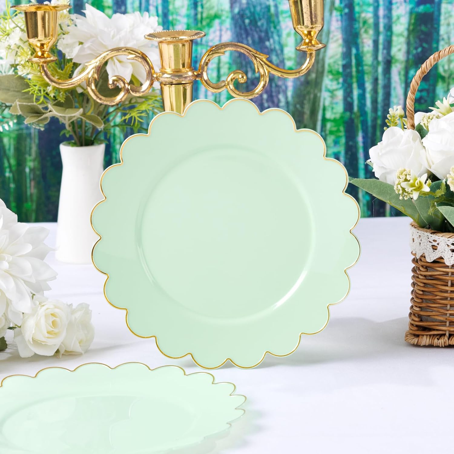 LIYH 100 Pcs Sage Green Dessert Plates Scalloped Plastic Cake Plate Gold Rim - 7.5 Inch Heavy-Duty Leak Proof Appetizer Plastic Plates for Birthday Wedding Holiday Party Self-Service Table Decor