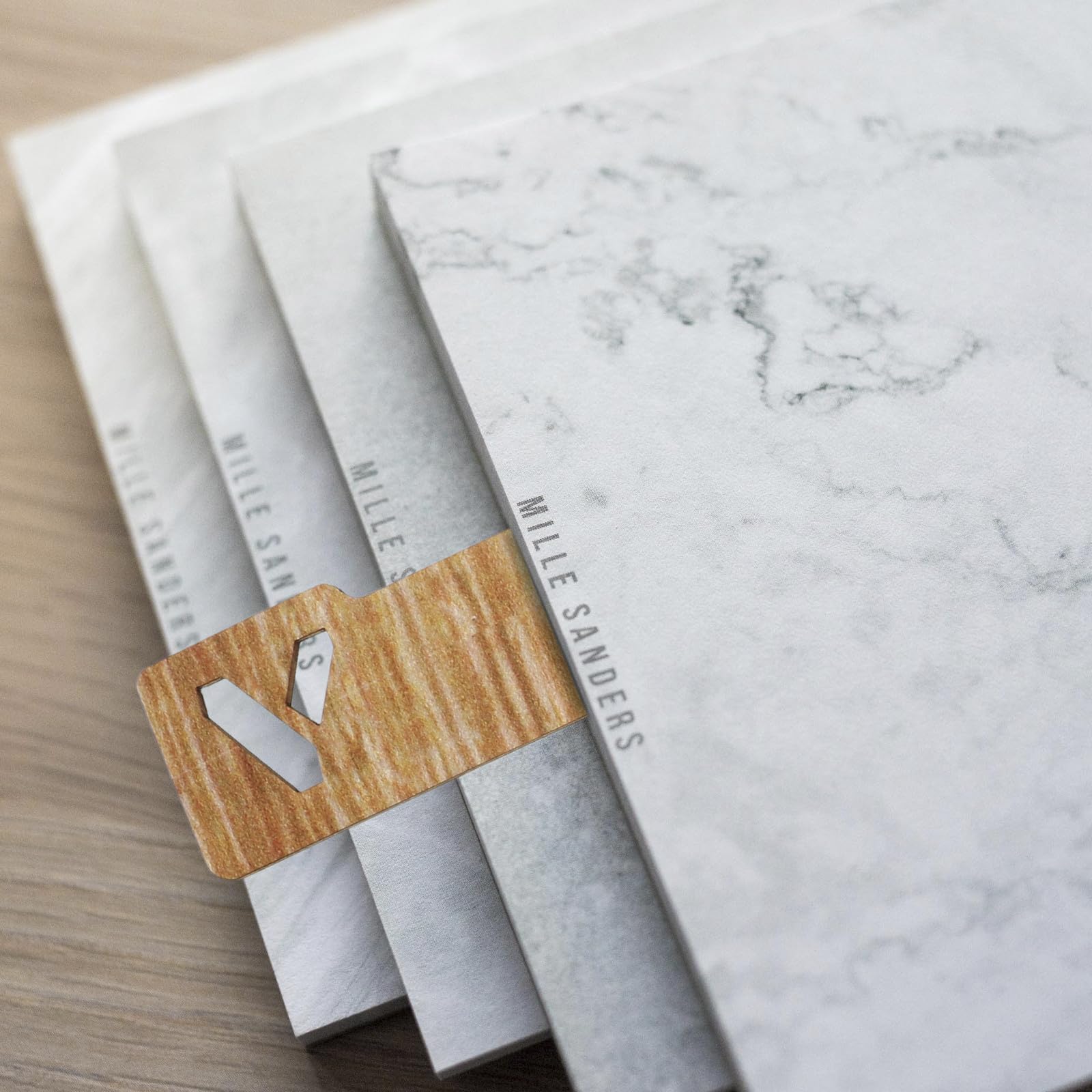 Segnalibri in Legno Alfabeto 26 Pezzi per Facile Portabilità e Miglioramento delle Abilità Ortografiche, la Classificazione dei Libri Scolastici