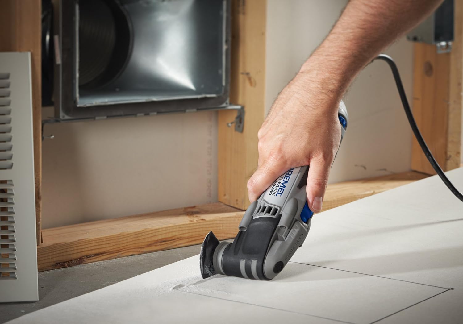 Dremel MM40-01 2.5 Amp High Performance Oscillating Tool Kit