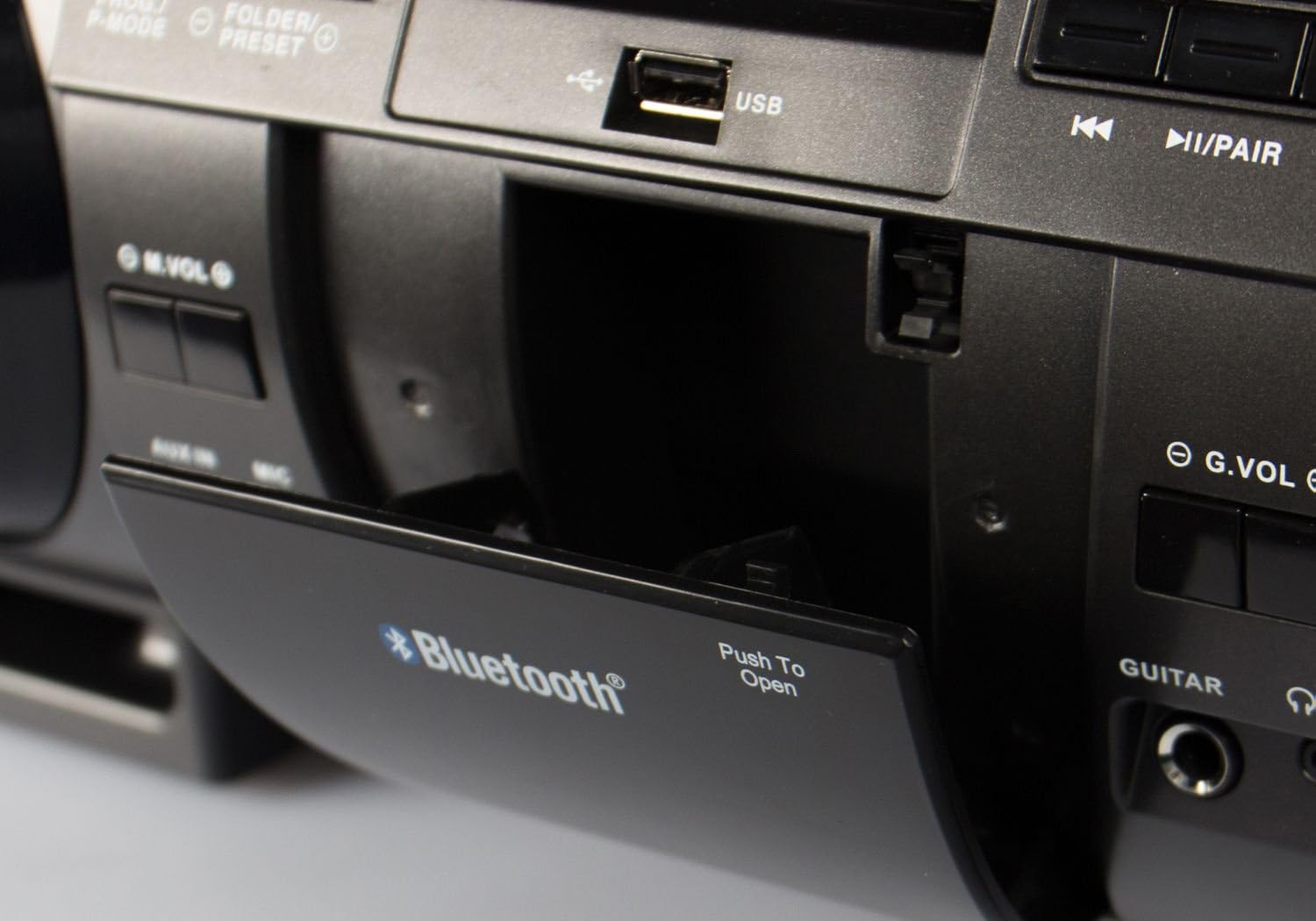 Blaupunkt BB 1000 Speaker, close-up of USB and Bluetooth compartment