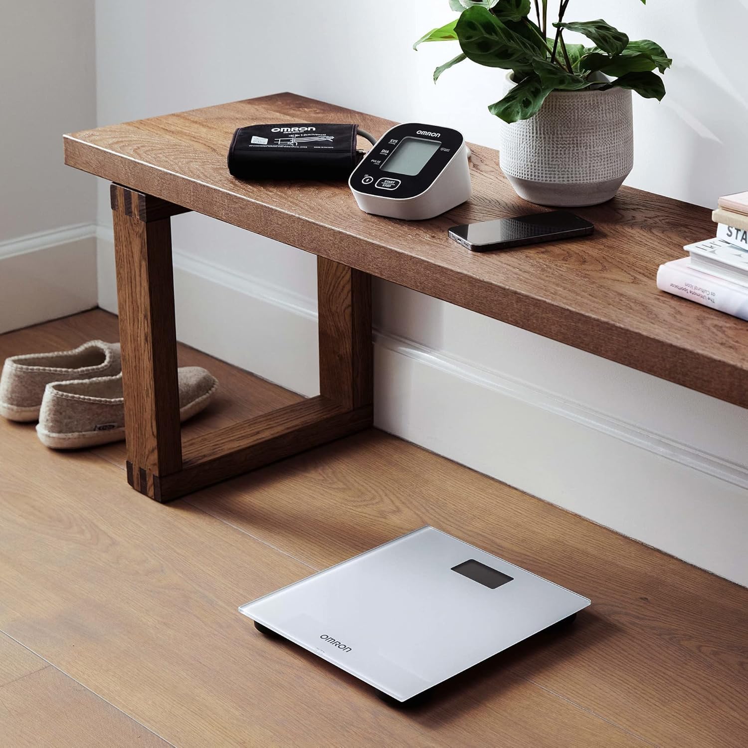 OMRON HN300T2 Intelli IT Bilancia smart con Bluetooth | Bilancia corporea per peso e BMI, con app OMRON Connect per smartphone per monitorare i progressi