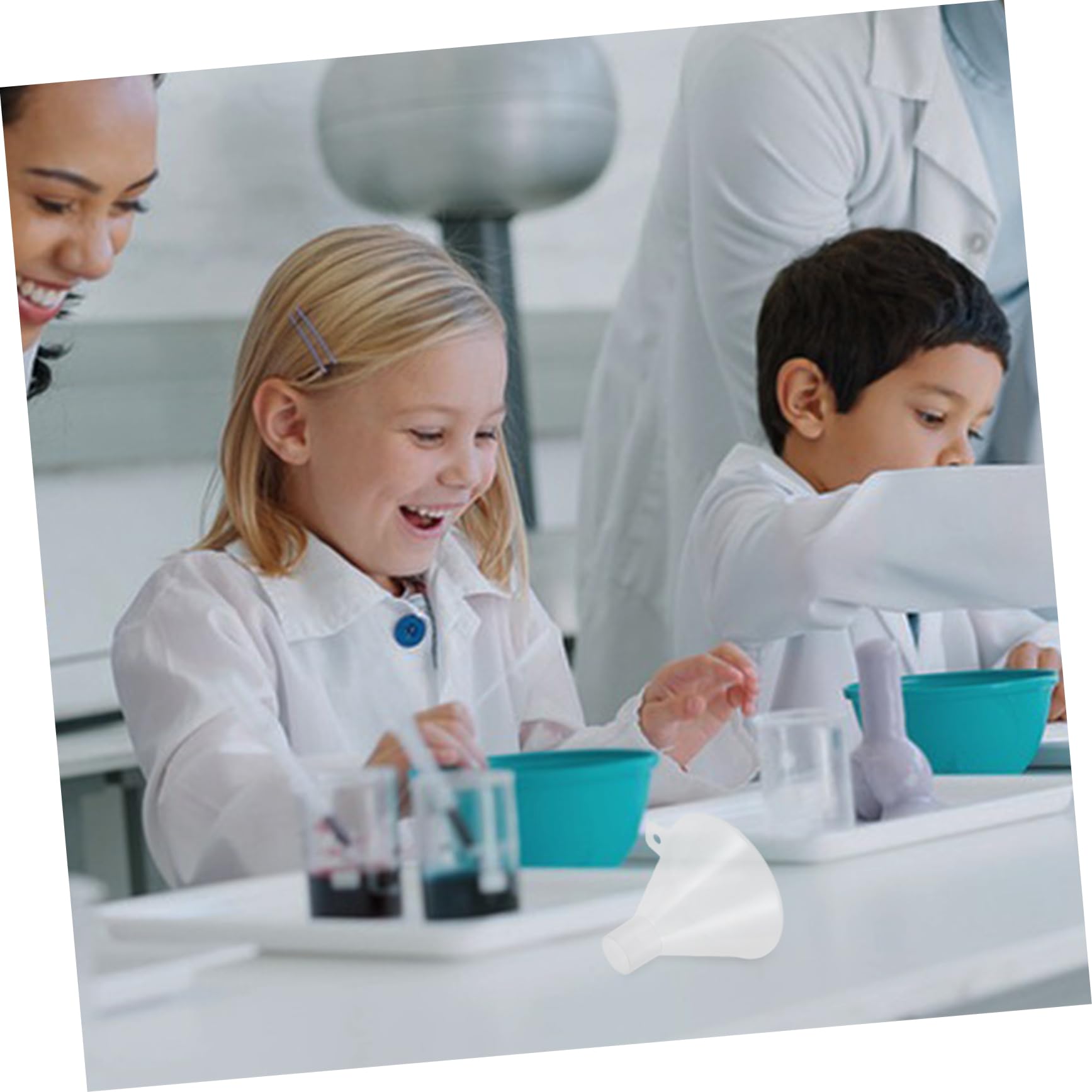 iplusmile 4pezzi Imbuto Da Laboratorio Trasparente Imbuto Per Reagenti Polvere Con Design Fondo Piatto Utensile Per Esperimenti Di Laboratorio Facile Da Pulire e Manutenere Con Ampia Bocca