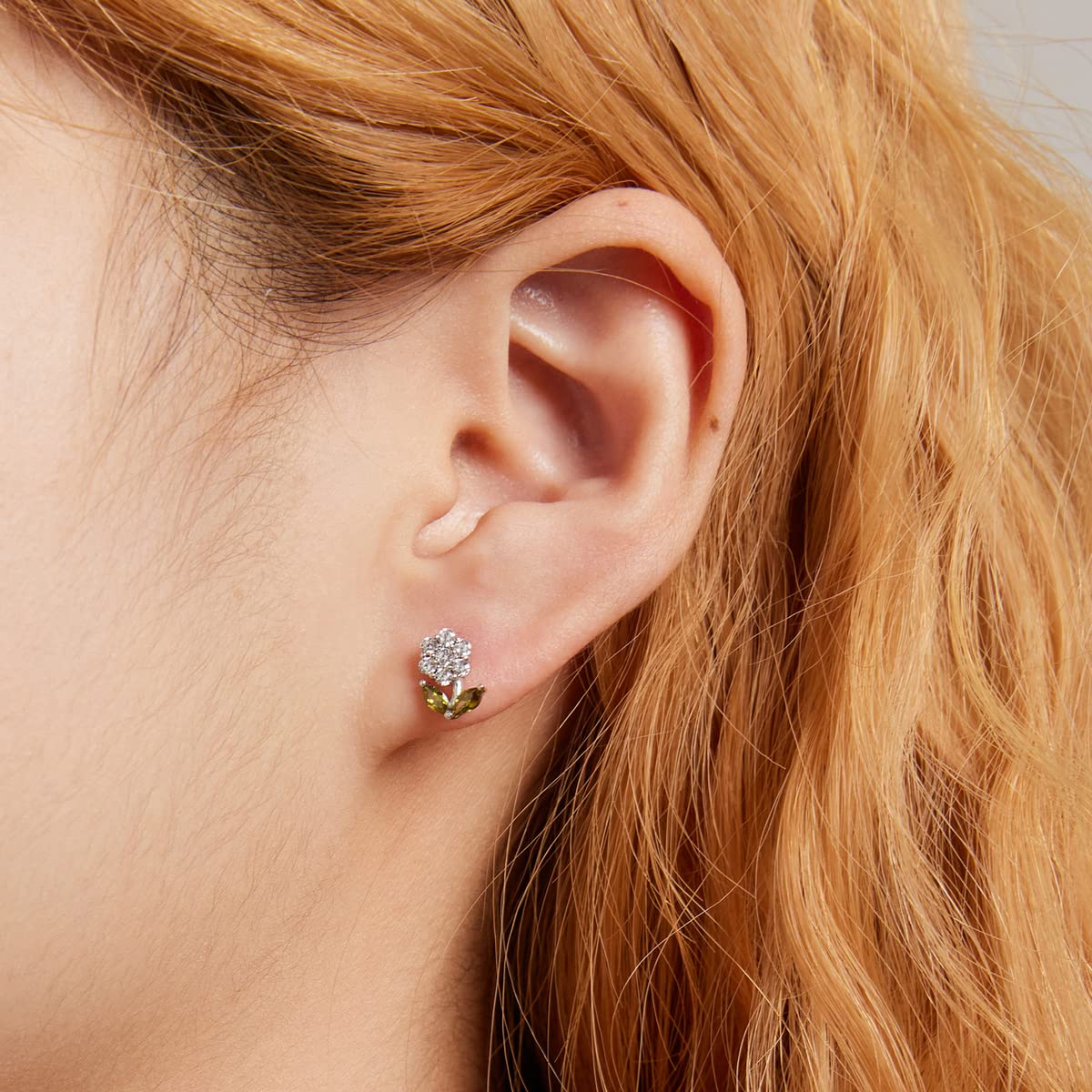 YCTTKDD Pendientes de Flores de Diamantes de simulación Pendientes de Plata de Ley 925 con Piedras Preciosas Brillantes y delicados Pendientes de Flores para Mujer, joyería chapada en Platino, Regalo