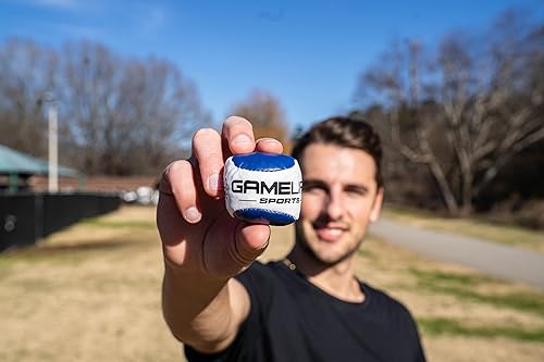 Miniatura 7 de TicTac Throwdown - Juego gigante de Tic Tac Toe para interiores y exteriores, incluye tablero de juego de 3 x 3 pies, 6 bolas de puf, tarjeta de