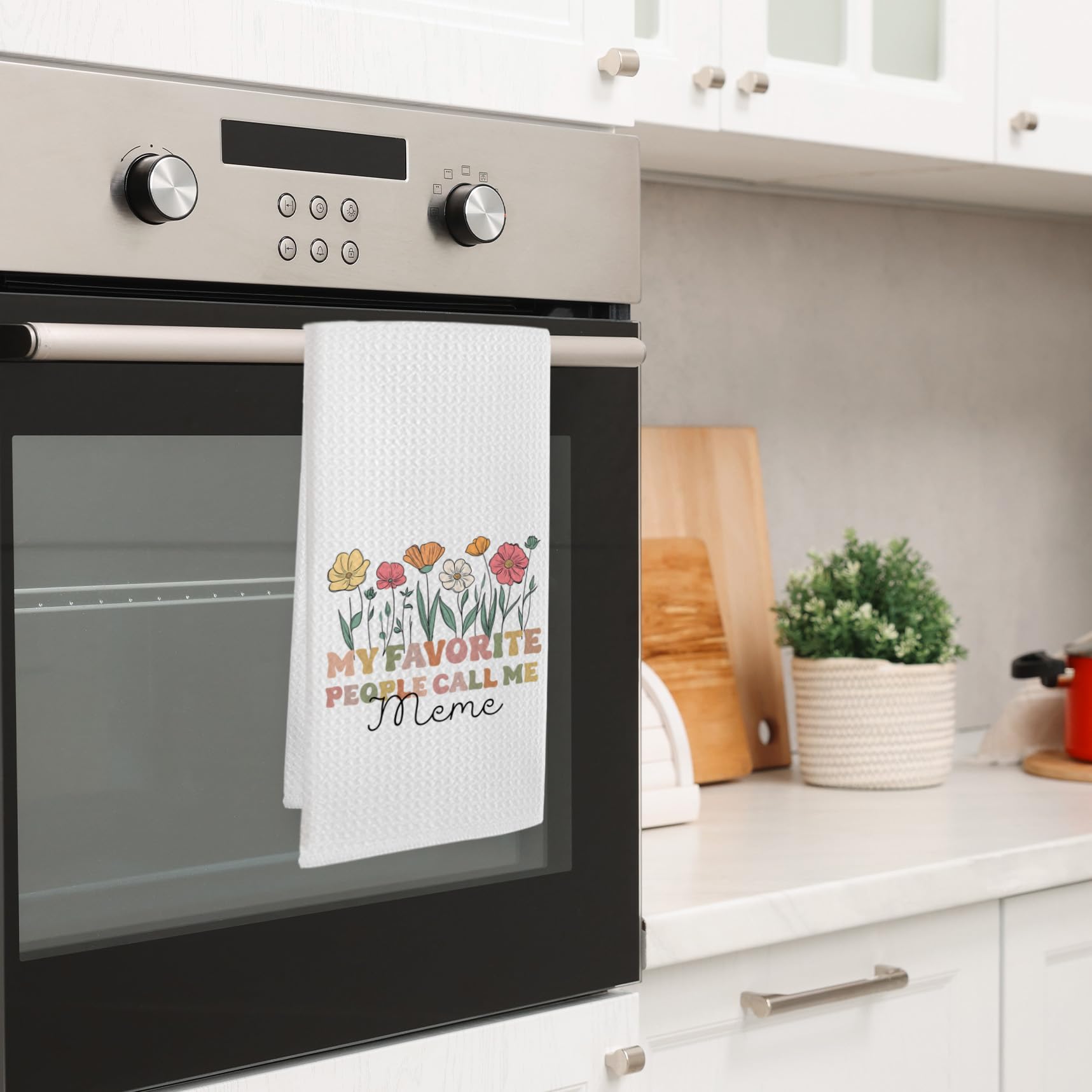 Meme Gifts Kitchen Towels, Mema Grandma Gifts from Grandkids Mother's Day Hand Towels for Bathroom Decor, My Favorite People Call Me Meme Dishcloths Dish Towel for Kitchen, 16x24 Inches