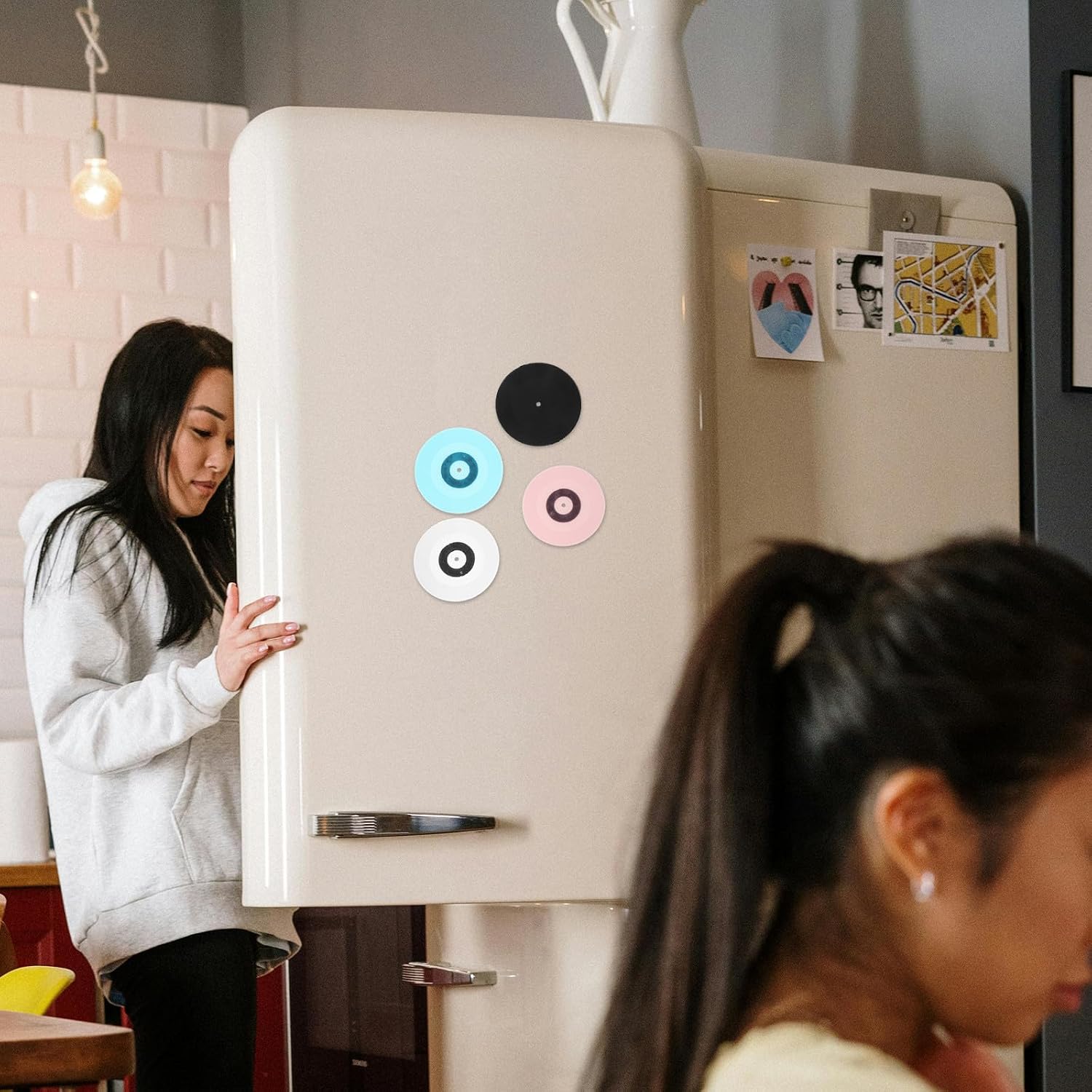 4pcs Vinyl Record Fridge Magnets Set, Decorative Music-Themed Refrigerator Magnets, Pink, Sky Blue, and Black Colors, Household Whiteboard and Locker Accessories for Kitchen image 5