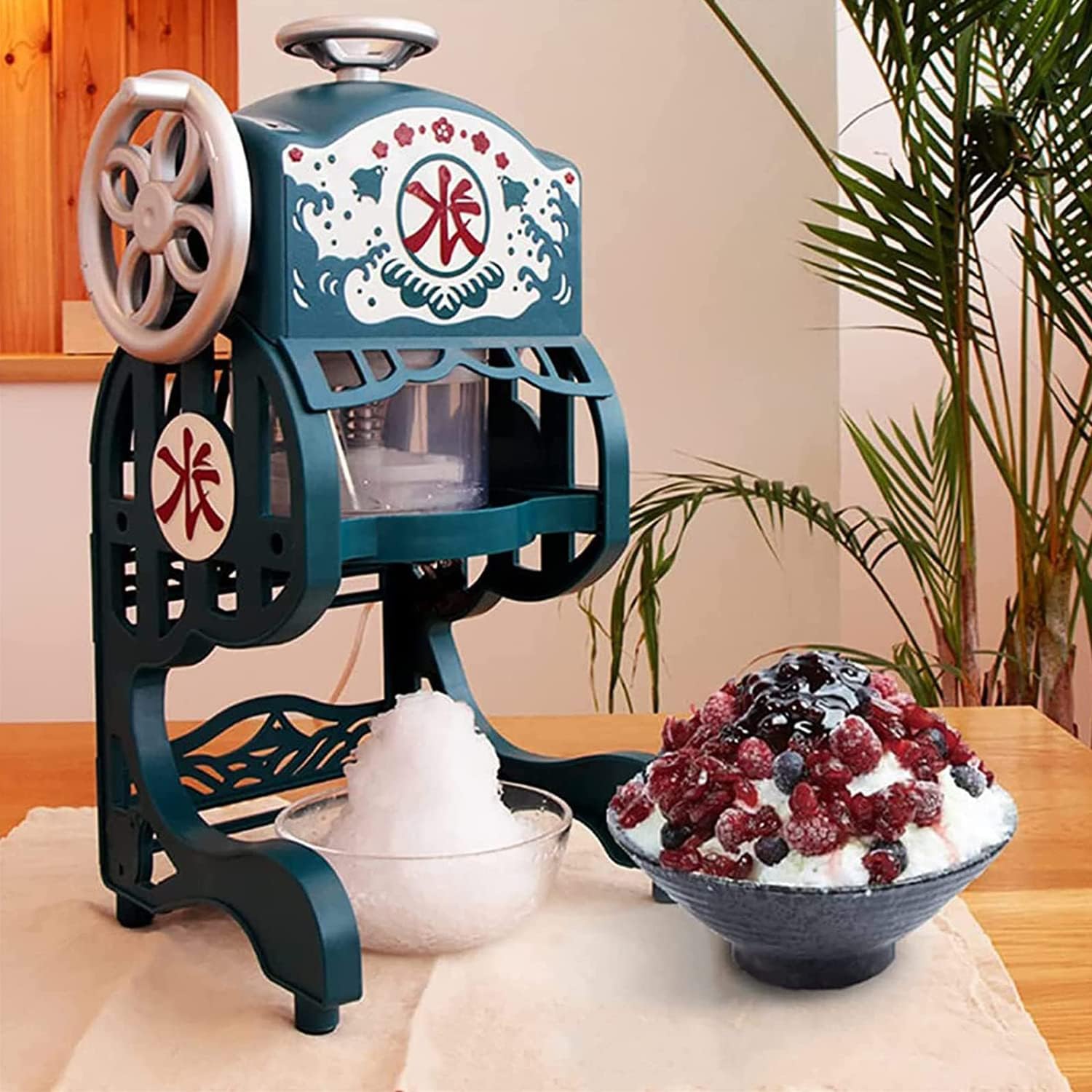 18W Household Small Ice Shaver Machine, Adjustable Thickness Snow Cone Maker Retro Shaved Ice Machine, Snowflake Smoothie Machine, 230x190x380mm