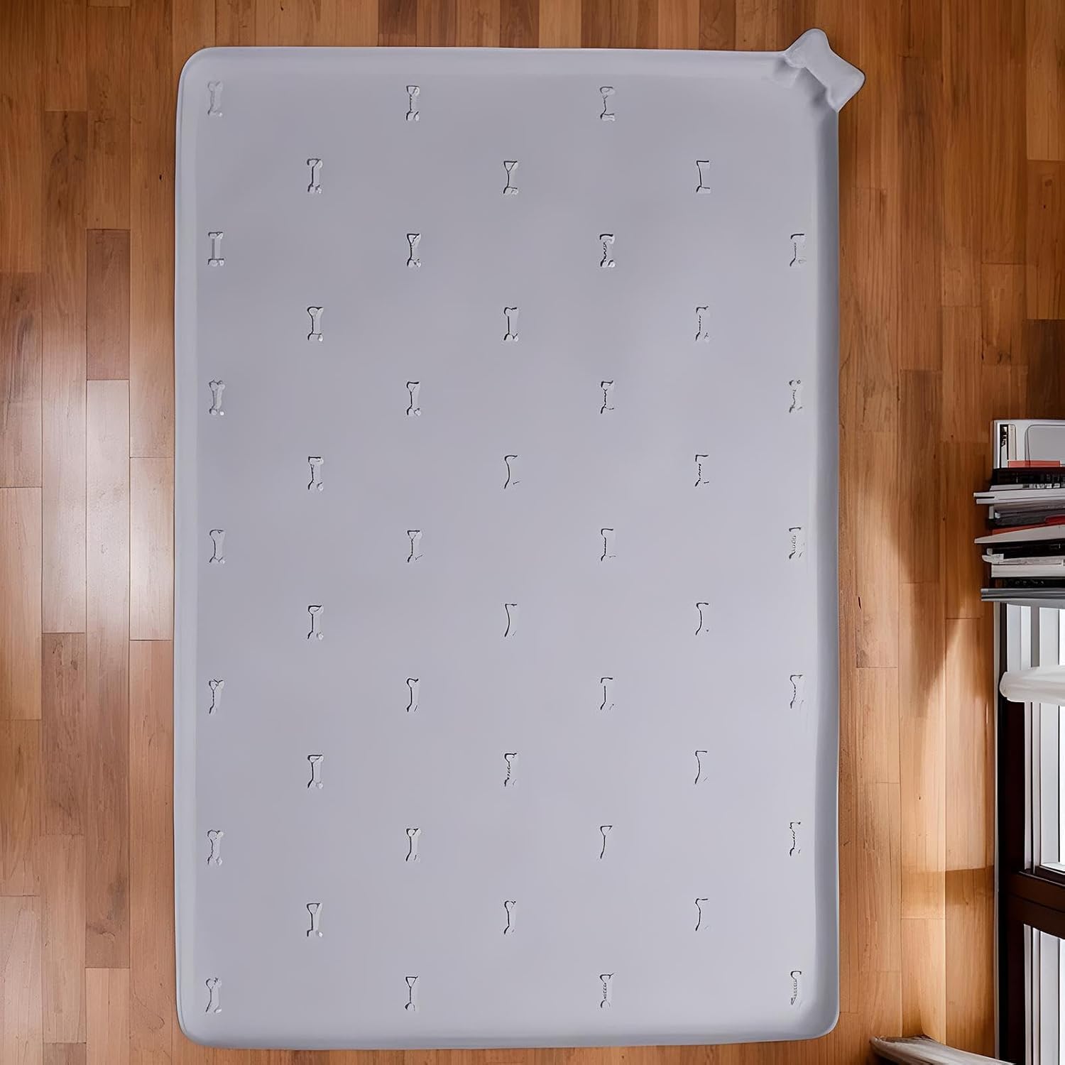 Pet Feeding Mat, Silicone Dog Cat Pad, Sturdy Anti-Spill Placemat with Practical Structure, Pet Accessory with Foldable Design, Food Mat for Dogs Cats Kitchen Indoor Outdoor Floor Use