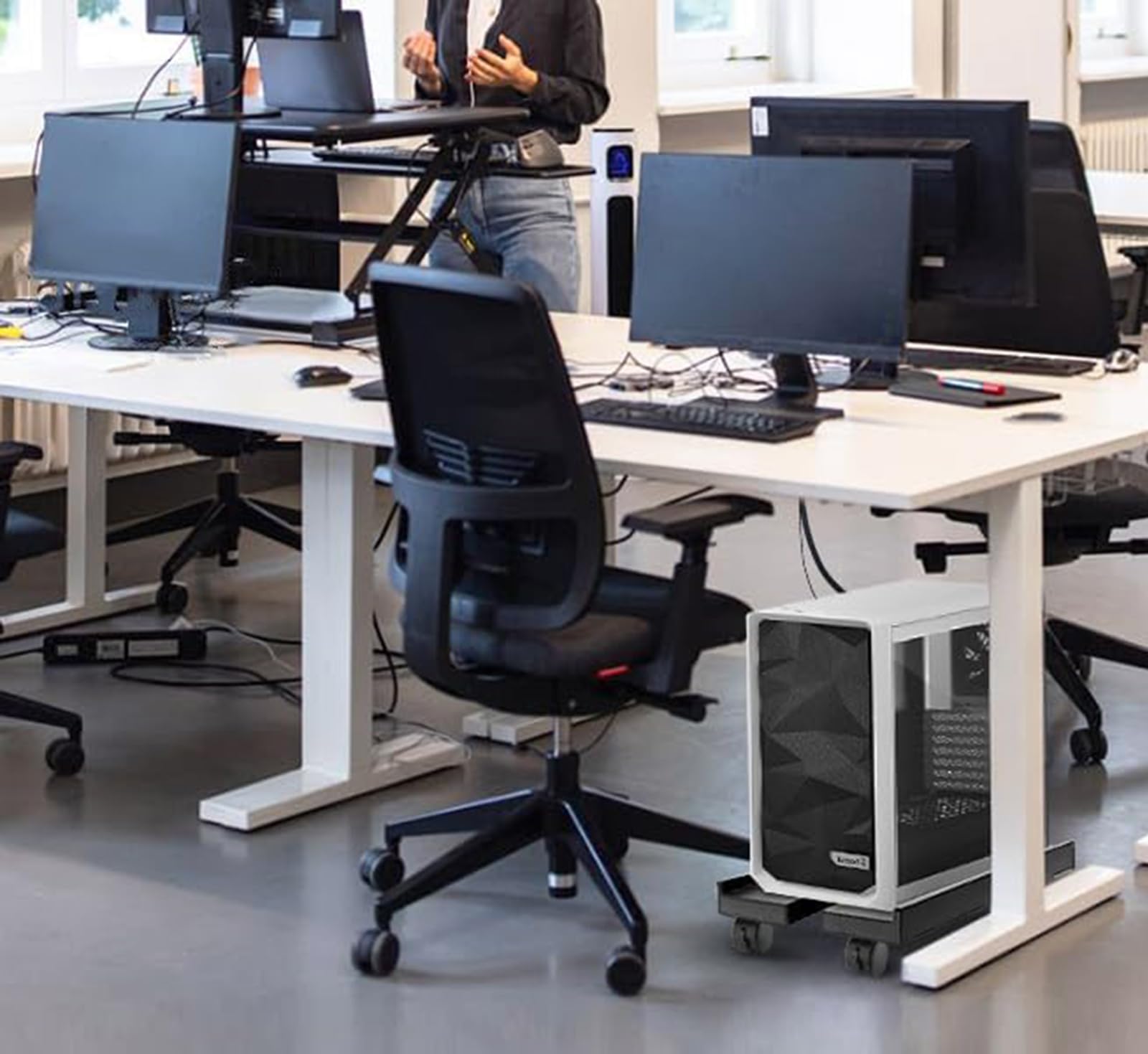 Soporte para PC bajo escritorio con ruedas giratorias ajustable negro